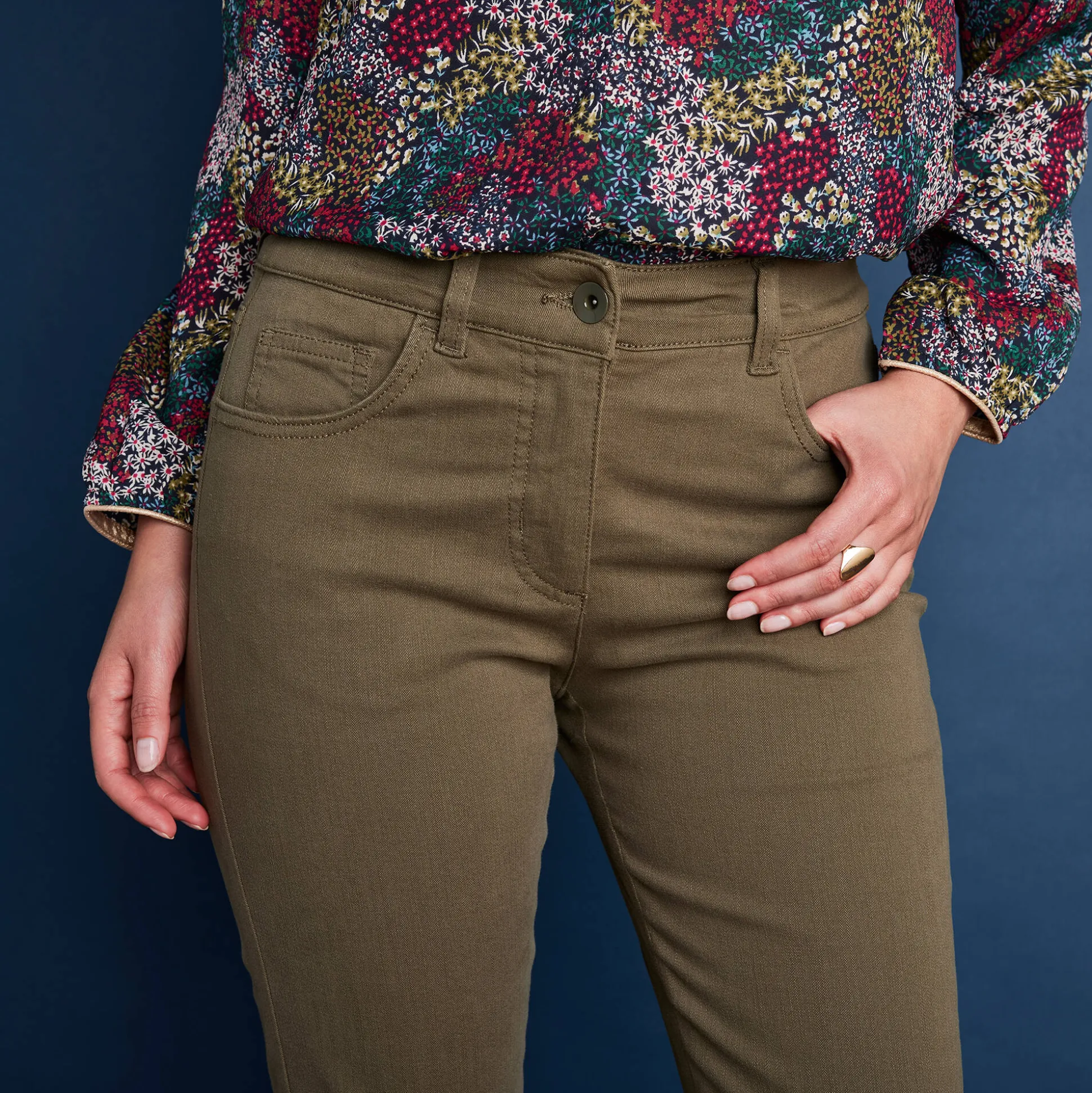 Afslankende broek, binnenpijplengte 78 cm