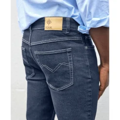 Authentieke jeans in recht model - binnenpijplengte 82 cm