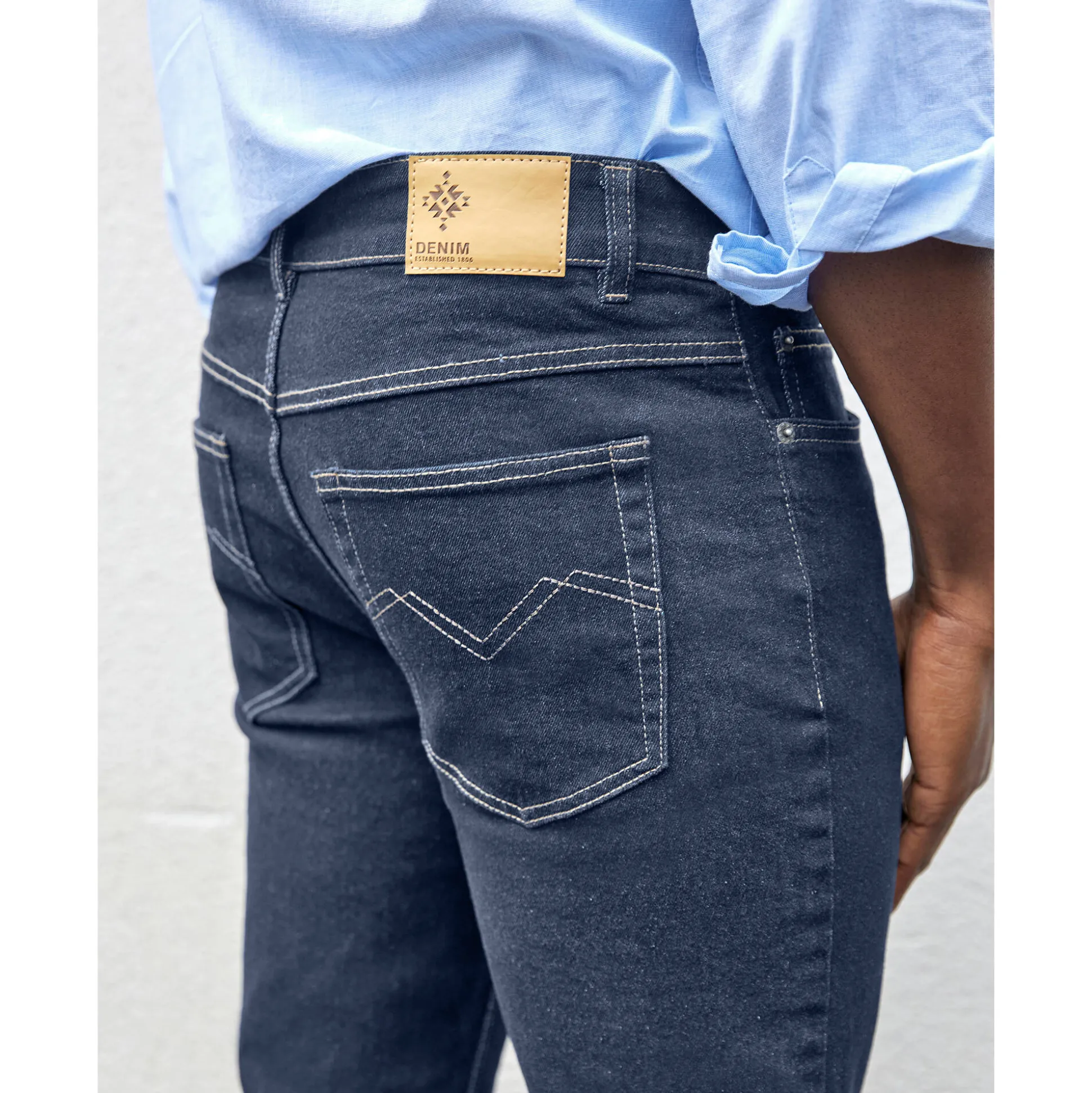 Authentieke jeans in recht model - binnenpijplengte 82 cm