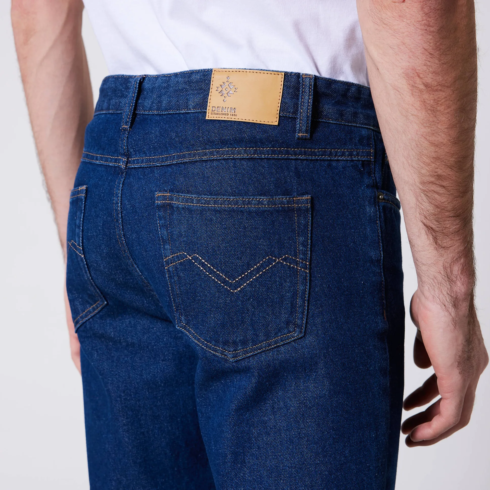 Authentieke jeans in recht model - binnenpijplengte 72 cm
