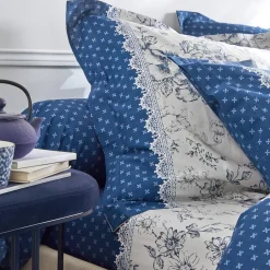 Bedlinnen Gabrielle in flanel met bloemenprint en kant