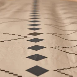 Bedlinnen Massai, in katoen met grafische motieven, afgewerkt met pompons