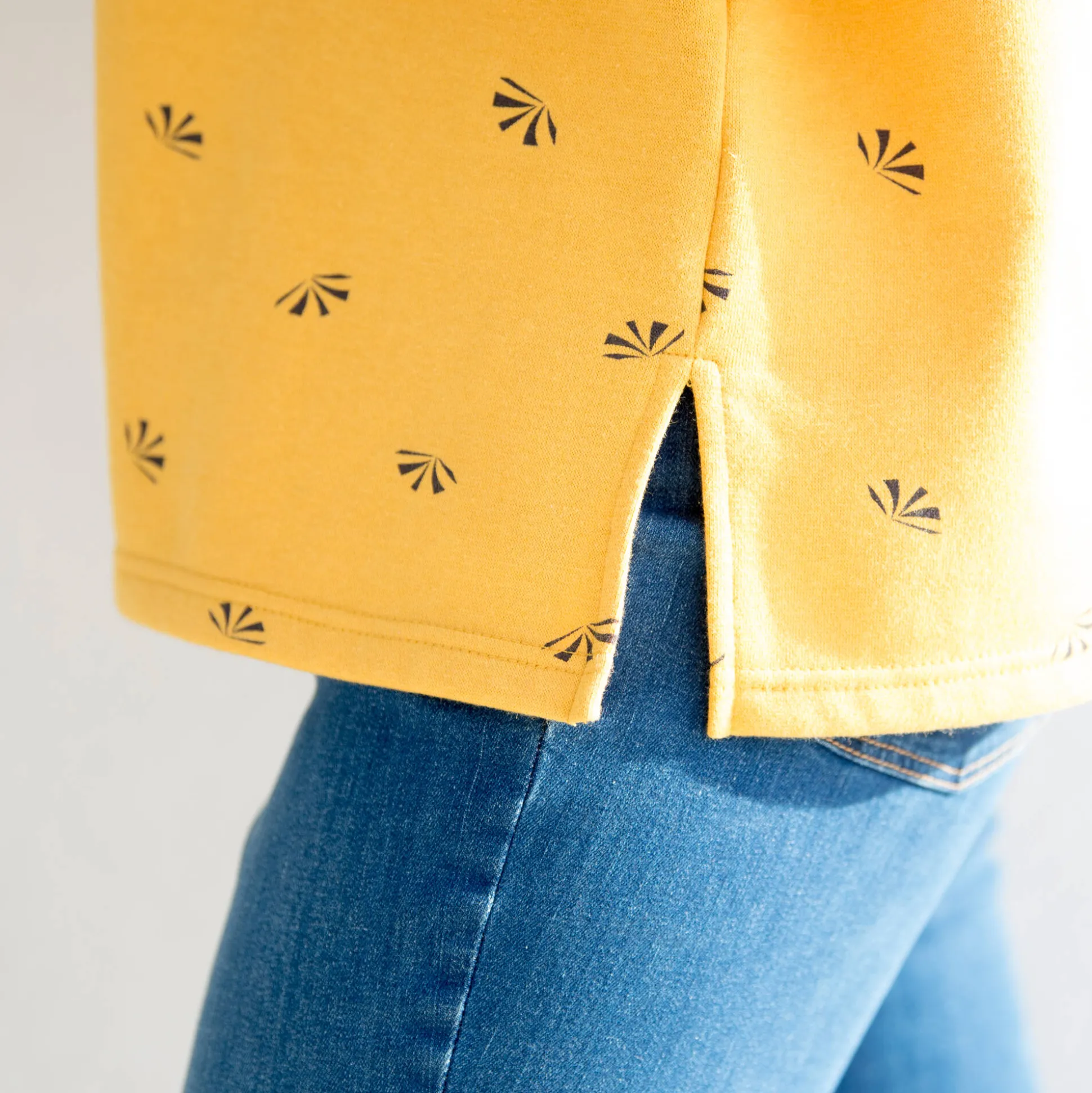 Bedrukte sweater met kap in molton