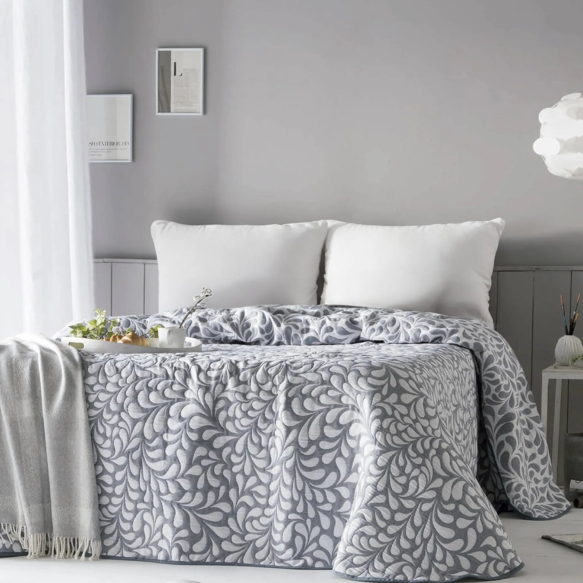 Bedsprei met "Bladeren" jacquardmotief