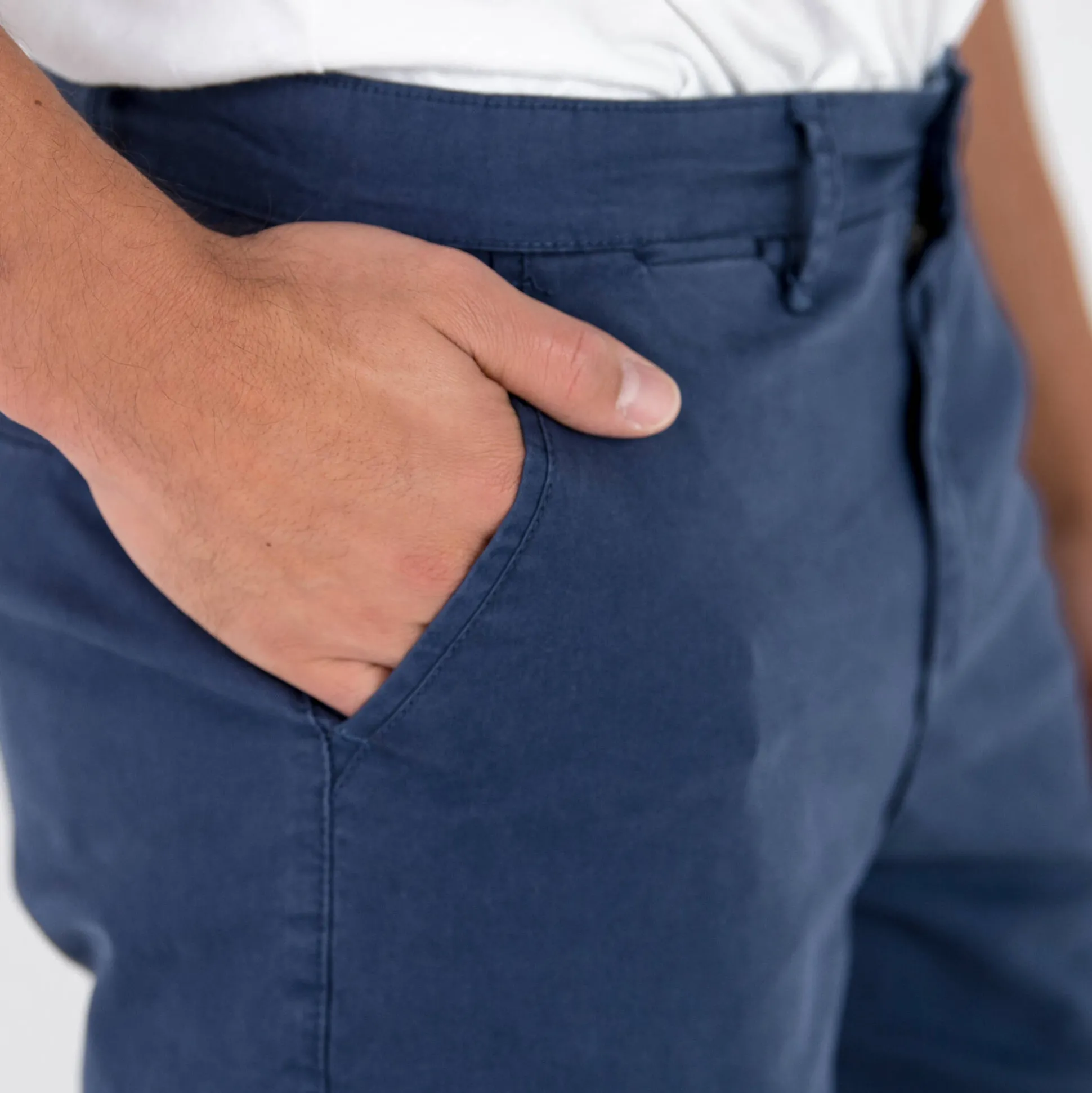 Bermuda chino ceinture arrondie sous le ventre