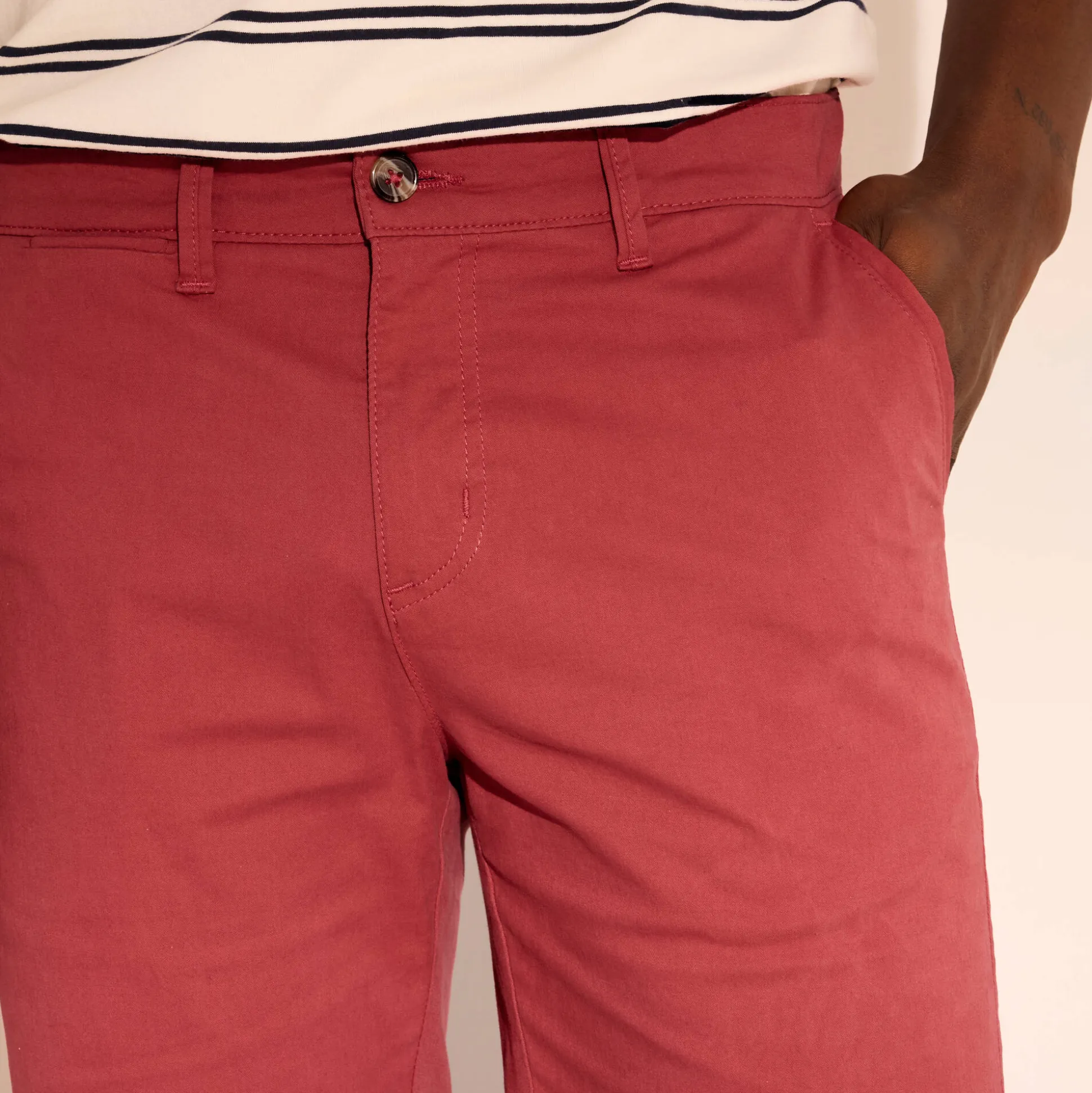 Bermuda chino ceinture arrondie sous le ventre