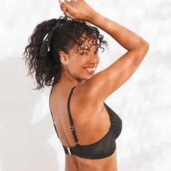 Bikinibeha in korfmodel, Calayo, met beugels