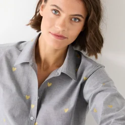 Bloes in chambray met knoopsluiting en hartjesprint