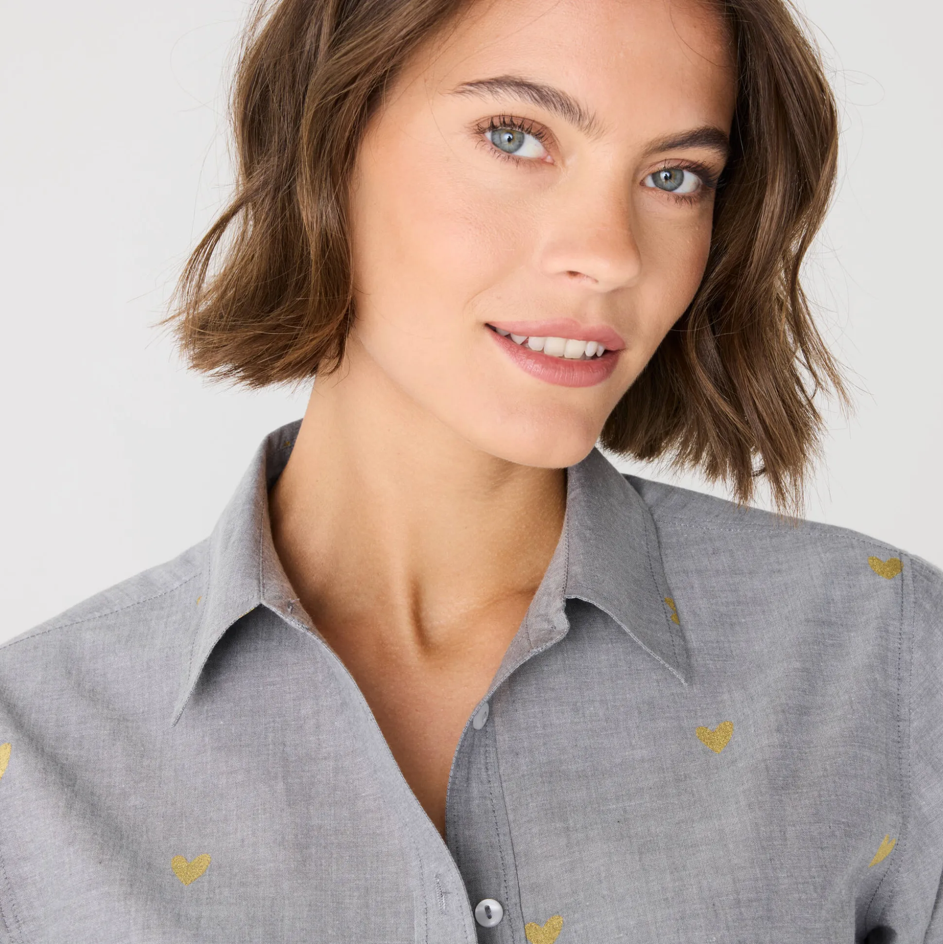 Bloes in chambray met knoopsluiting en hartjesprint