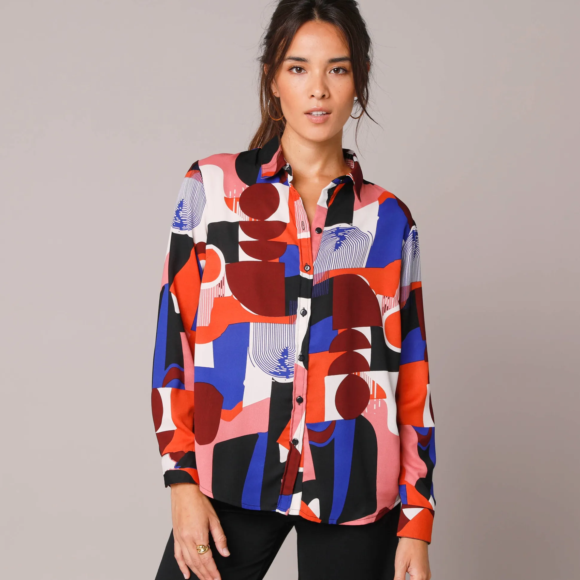 Bloes in crêpe met grafische print