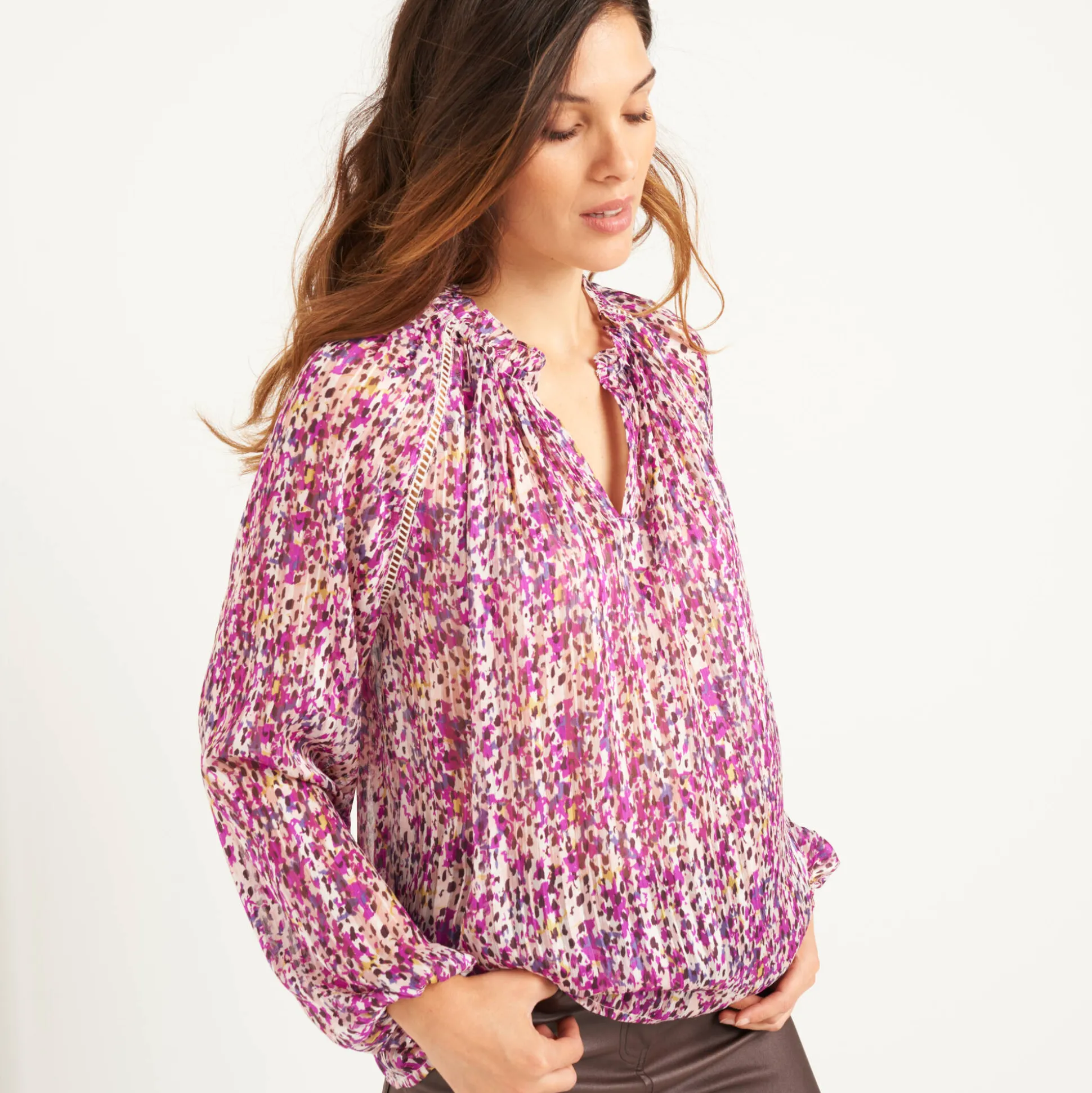 Bloes in voile met vlekkenprint