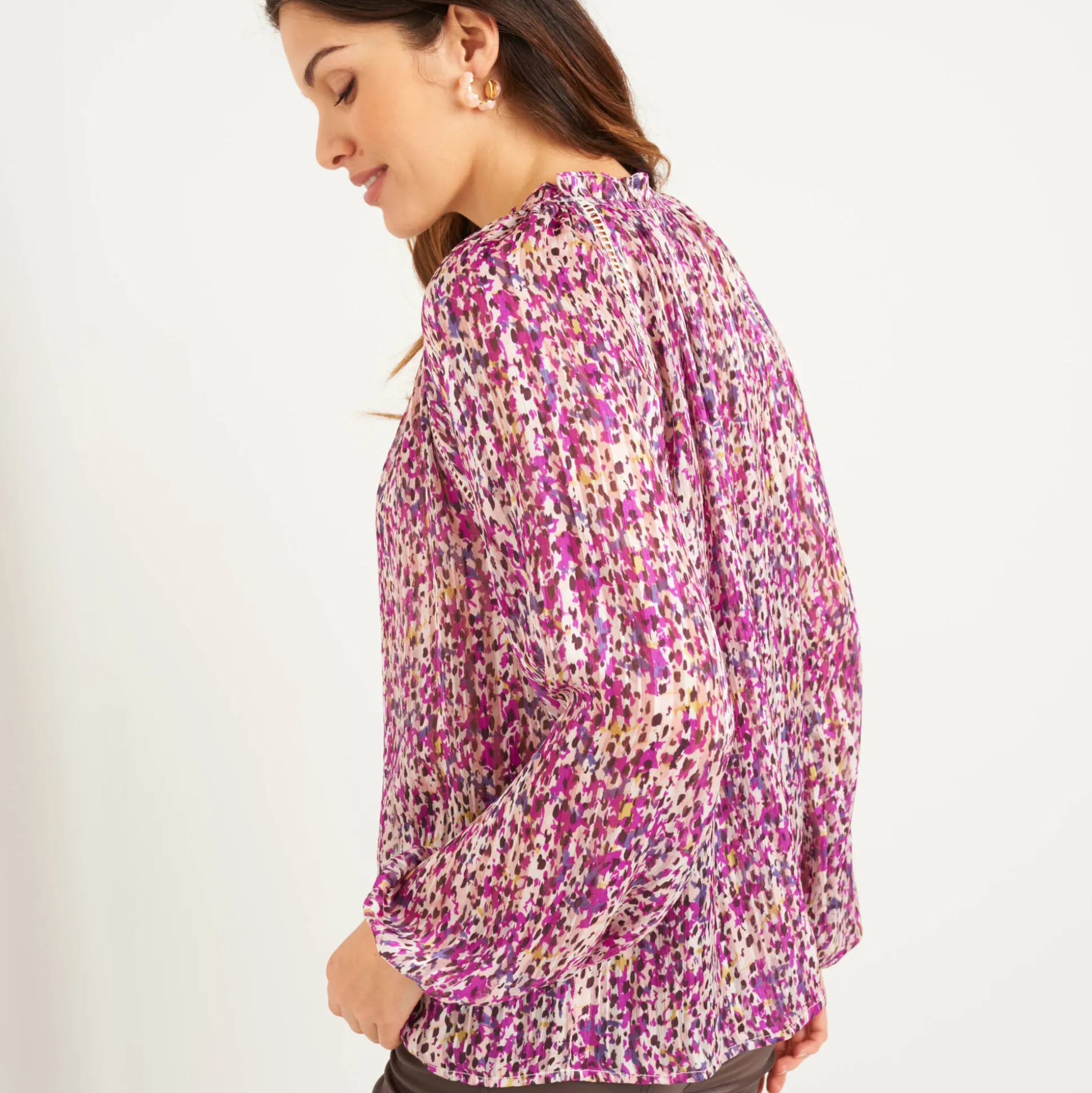 Bloes in voile met vlekkenprint