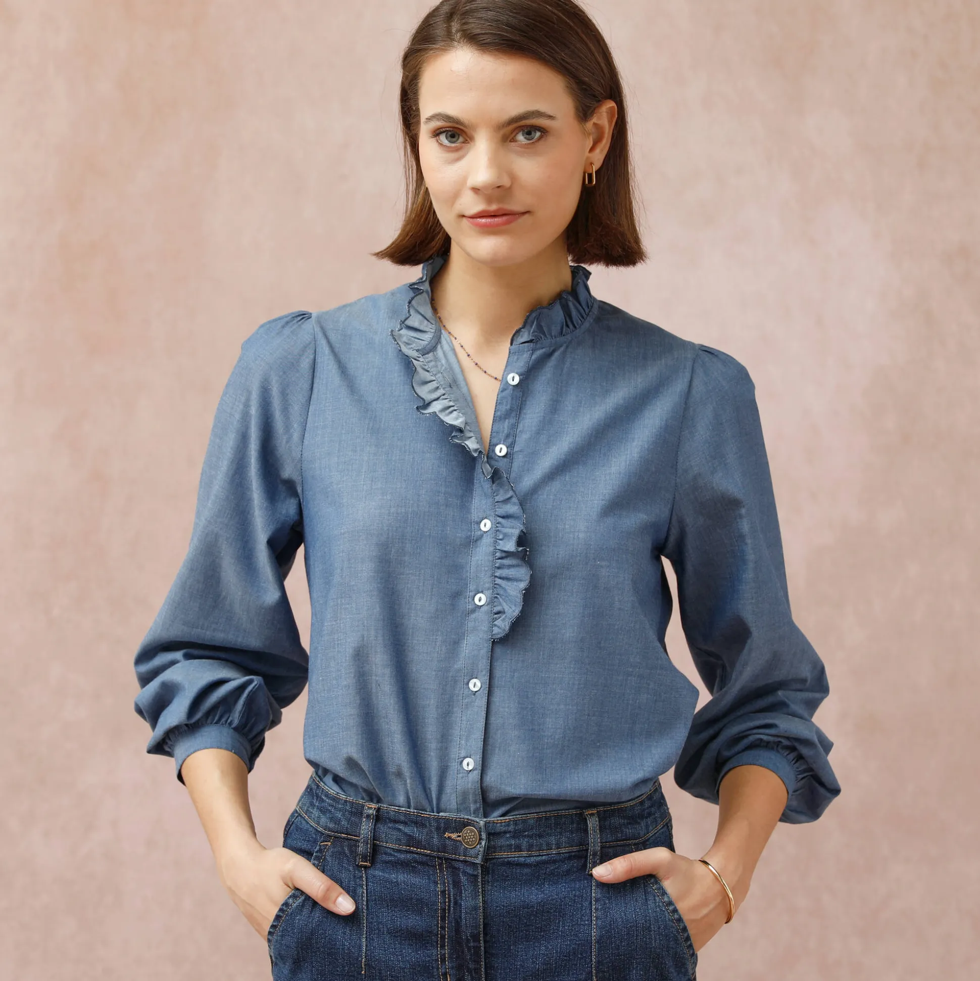 Bloes met fronskraag, chambray
