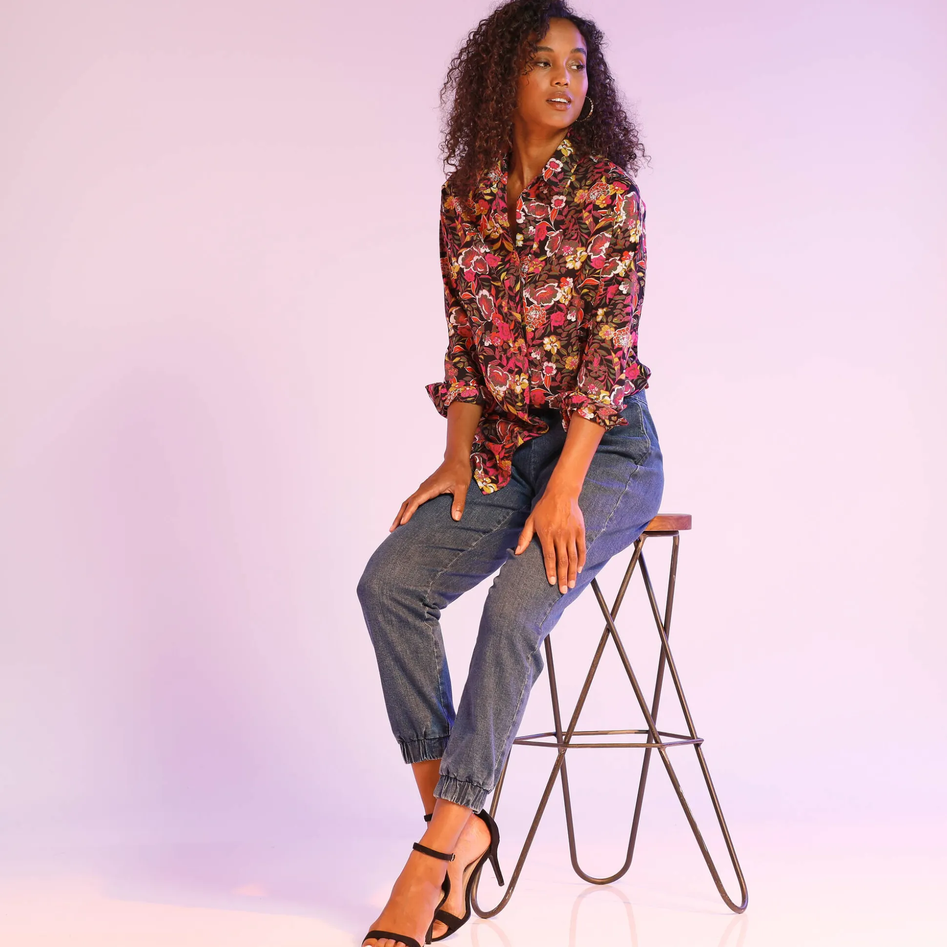 Bloes met knoopsluiting met bloemenprint, gerecycleerd polyester(**)