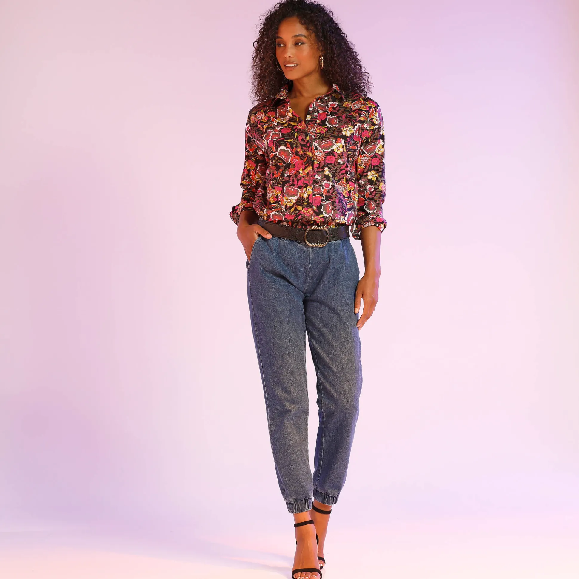 Bloes met knoopsluiting met bloemenprint, gerecycleerd polyester(**)