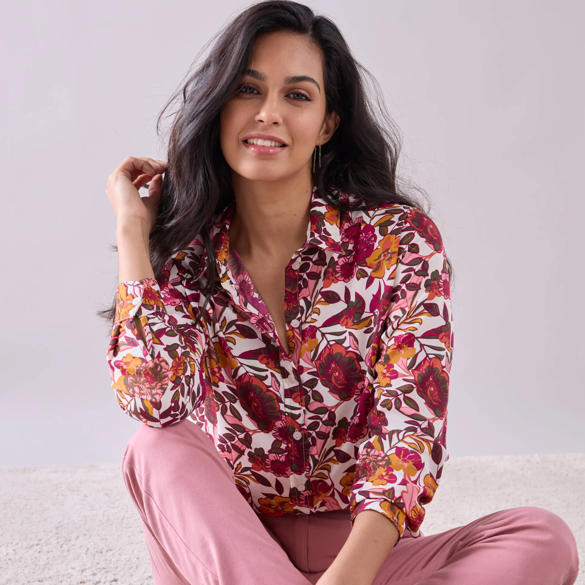 Bloes met knoopsluiting met bloemenprint, gerecycleerd polyester(**)