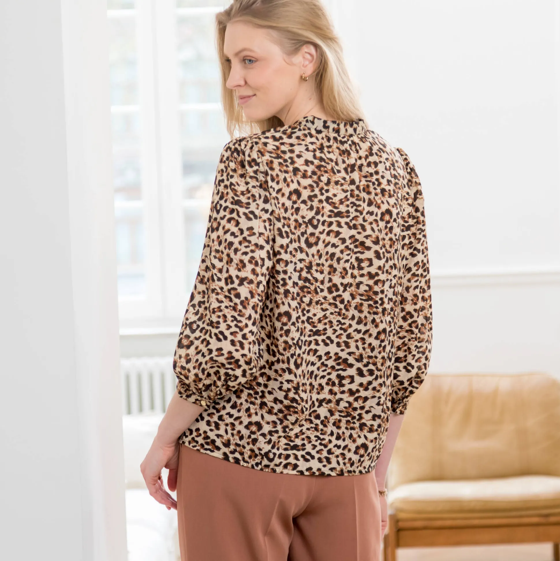 Bloes met luipaardprint
