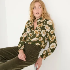 Bloes met strookjes en bloemenprint, crepon
