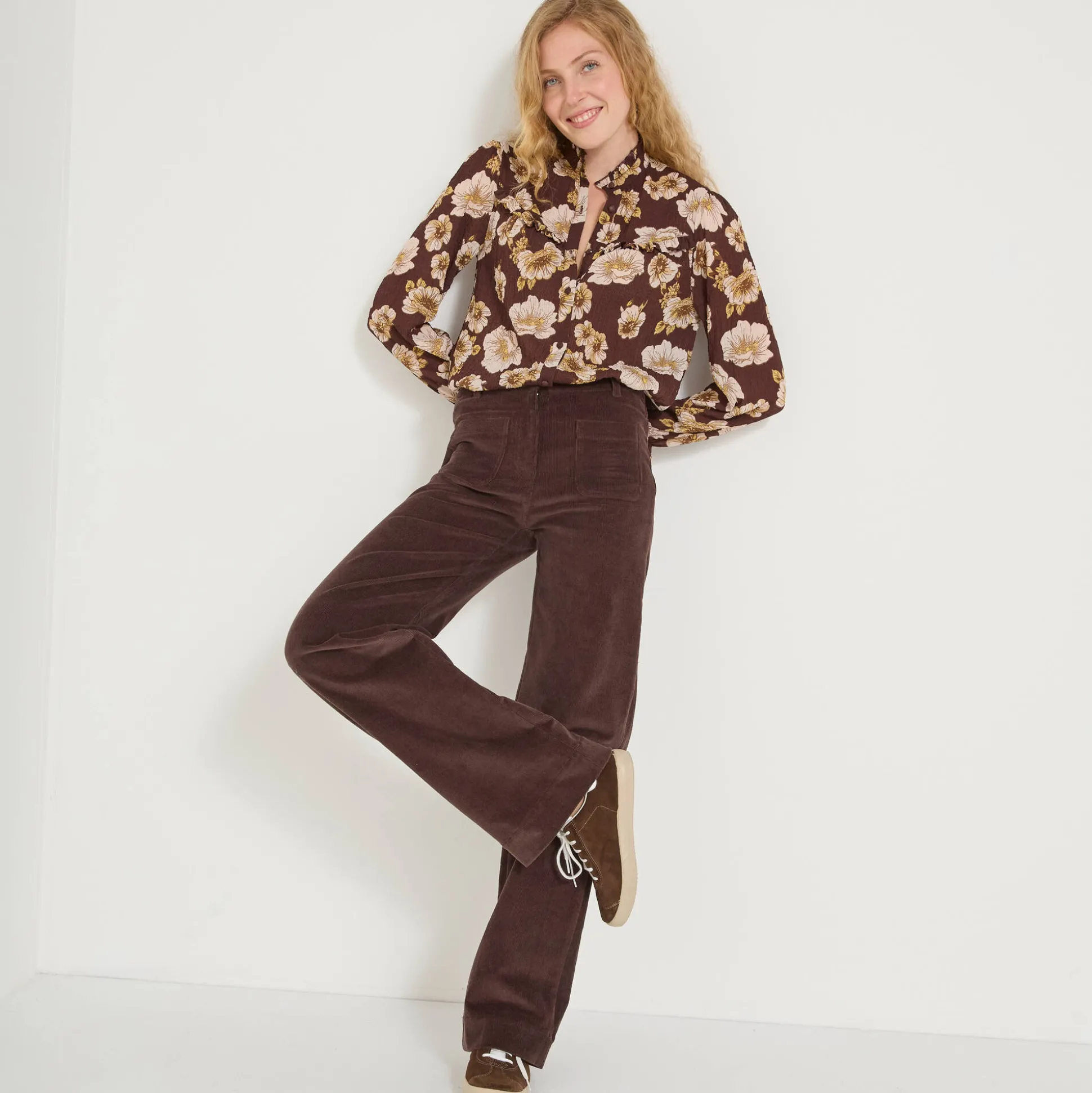 Bloes met strookjes en bloemenprint, crepon