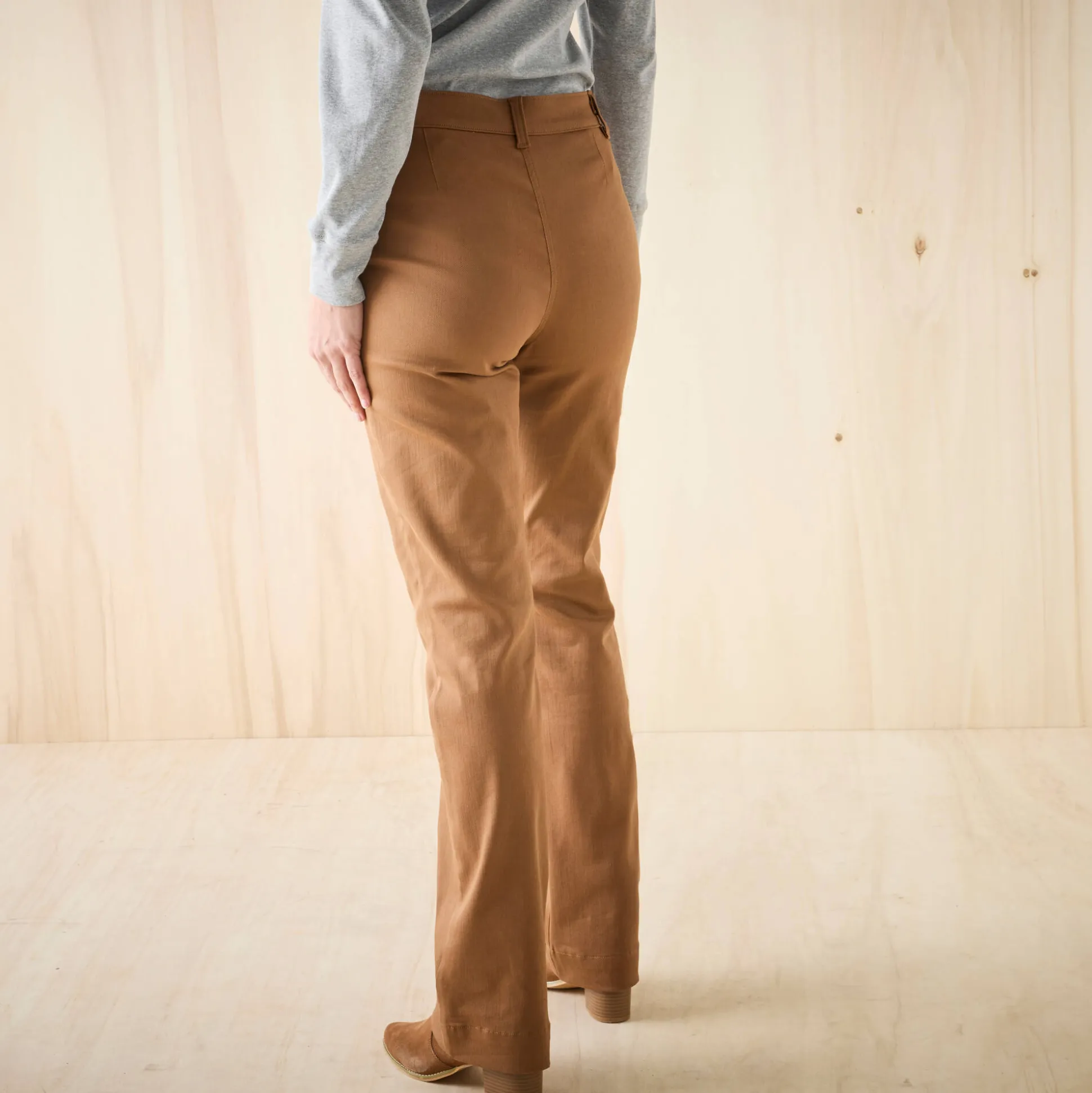 Bootcut broek, opgestikte zakken