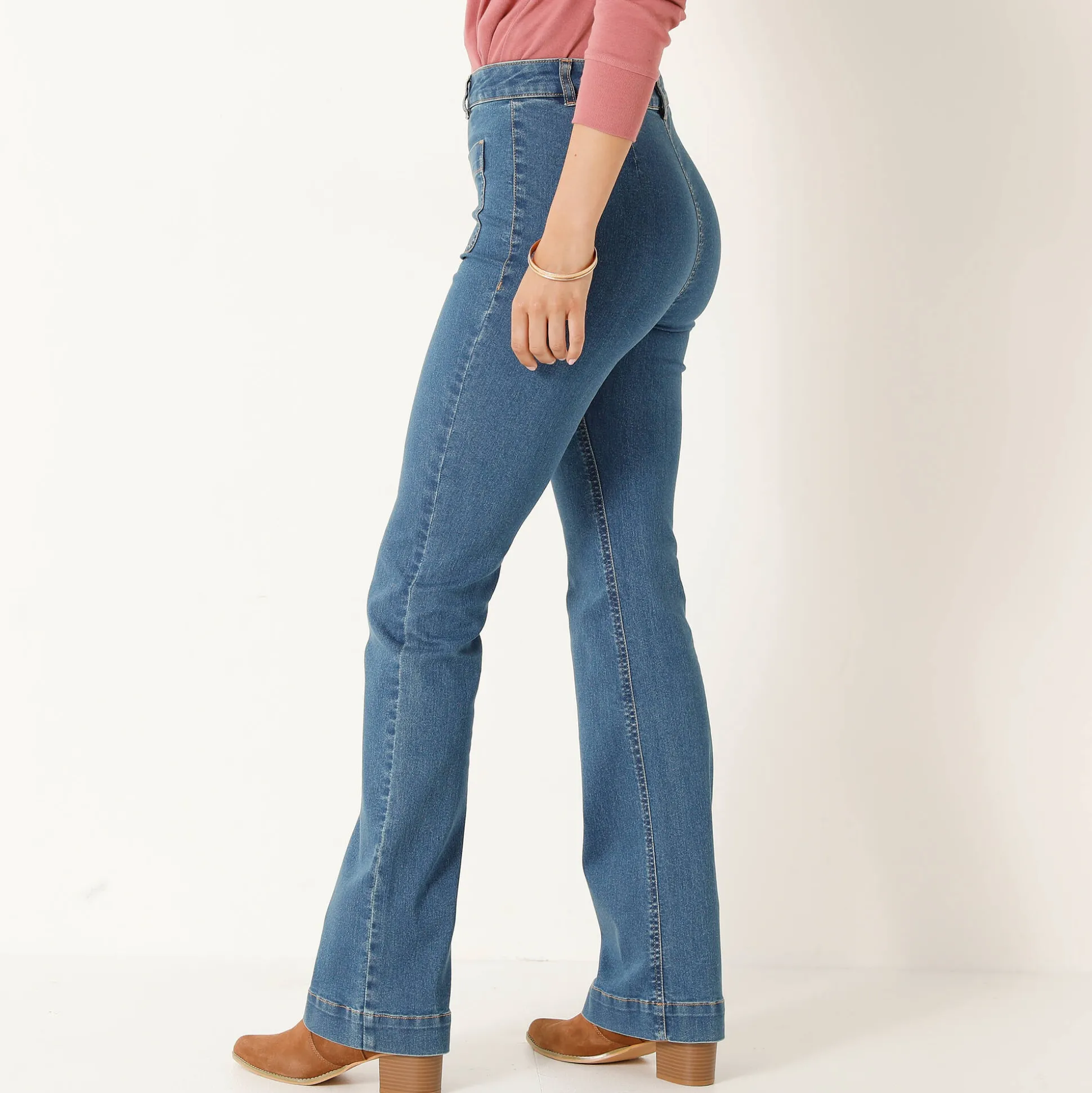 Bootcut jeans, opgestikte zakken