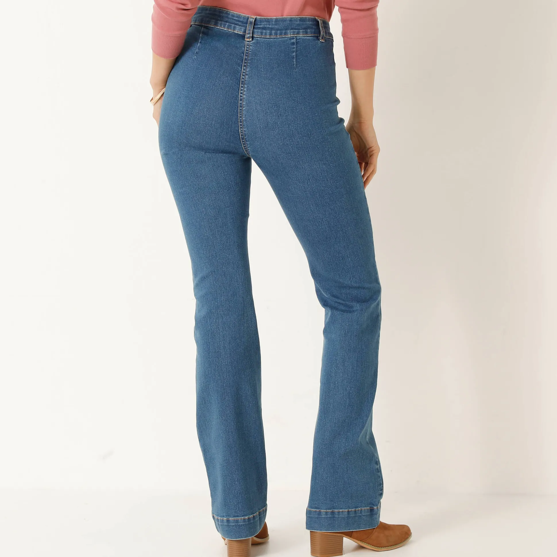 Bootcut jeans, opgestikte zakken