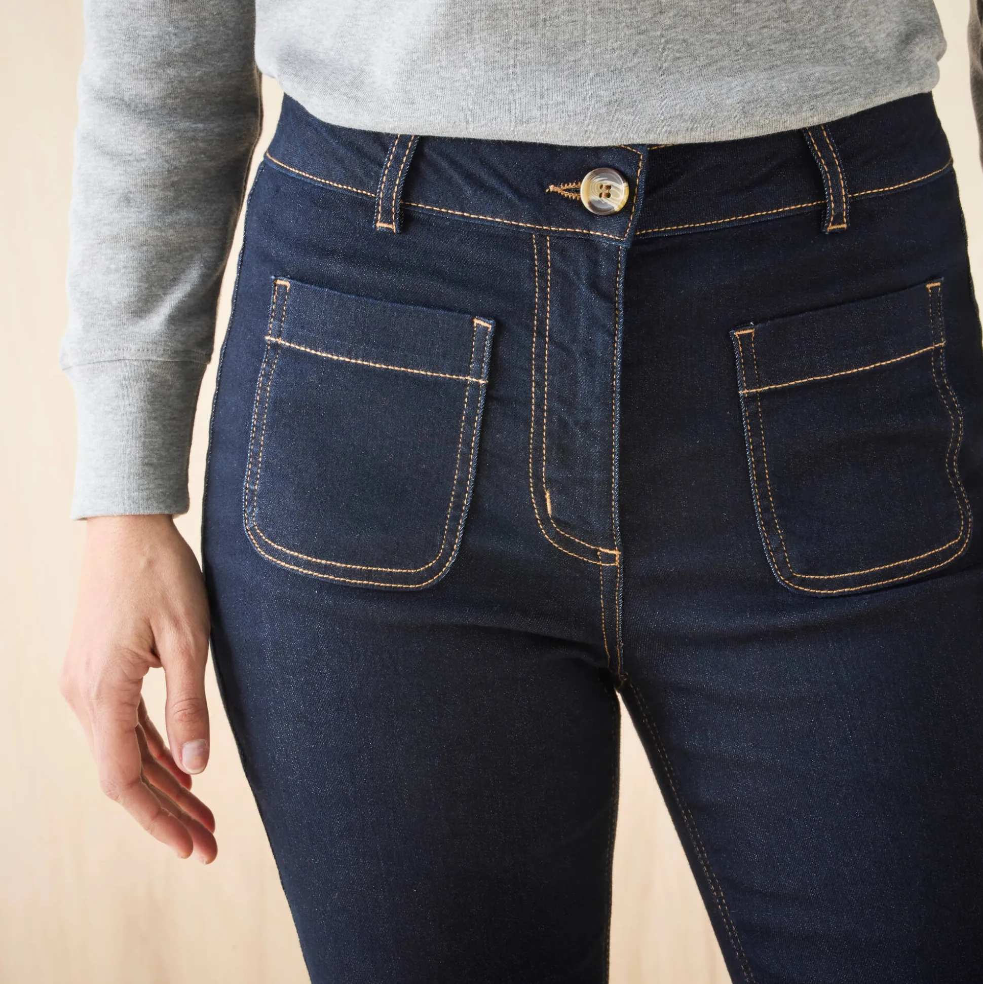Bootcut jeans, opgestikte zakken