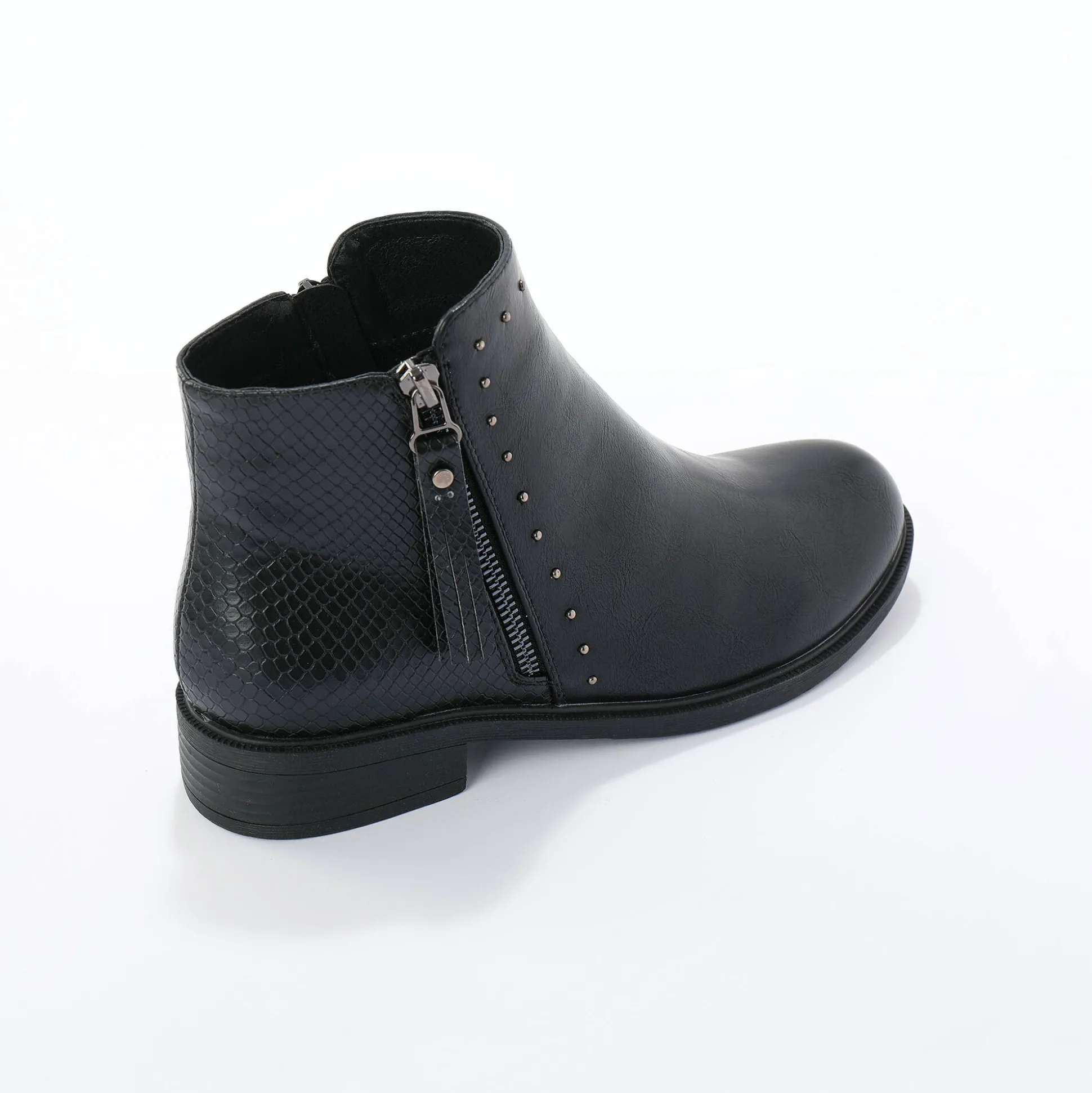 Boots in 2 materialen, rits en sierspijkers