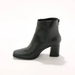 Boots met hak en vierkante neus