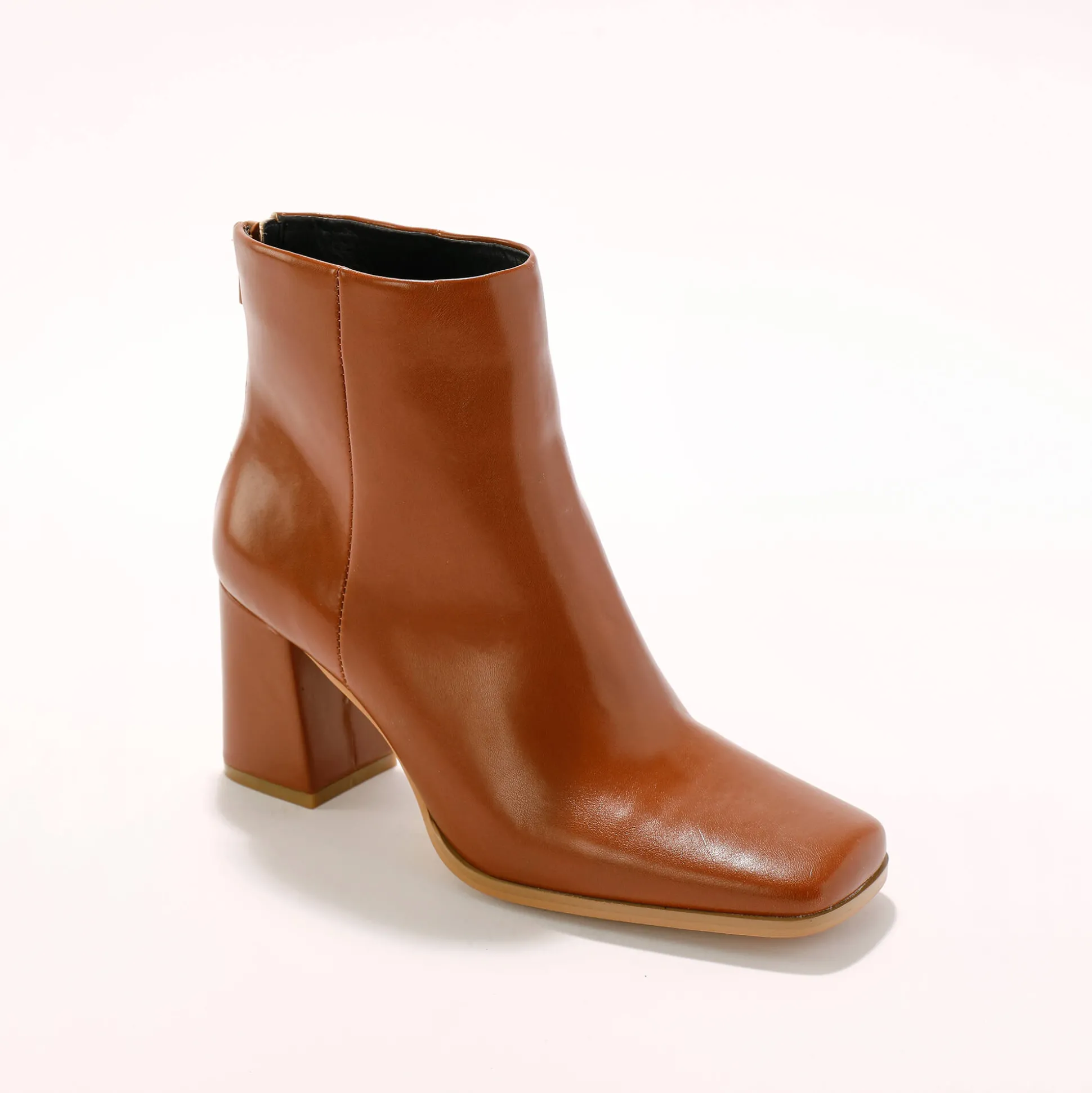 Boots met hak en vierkante neus