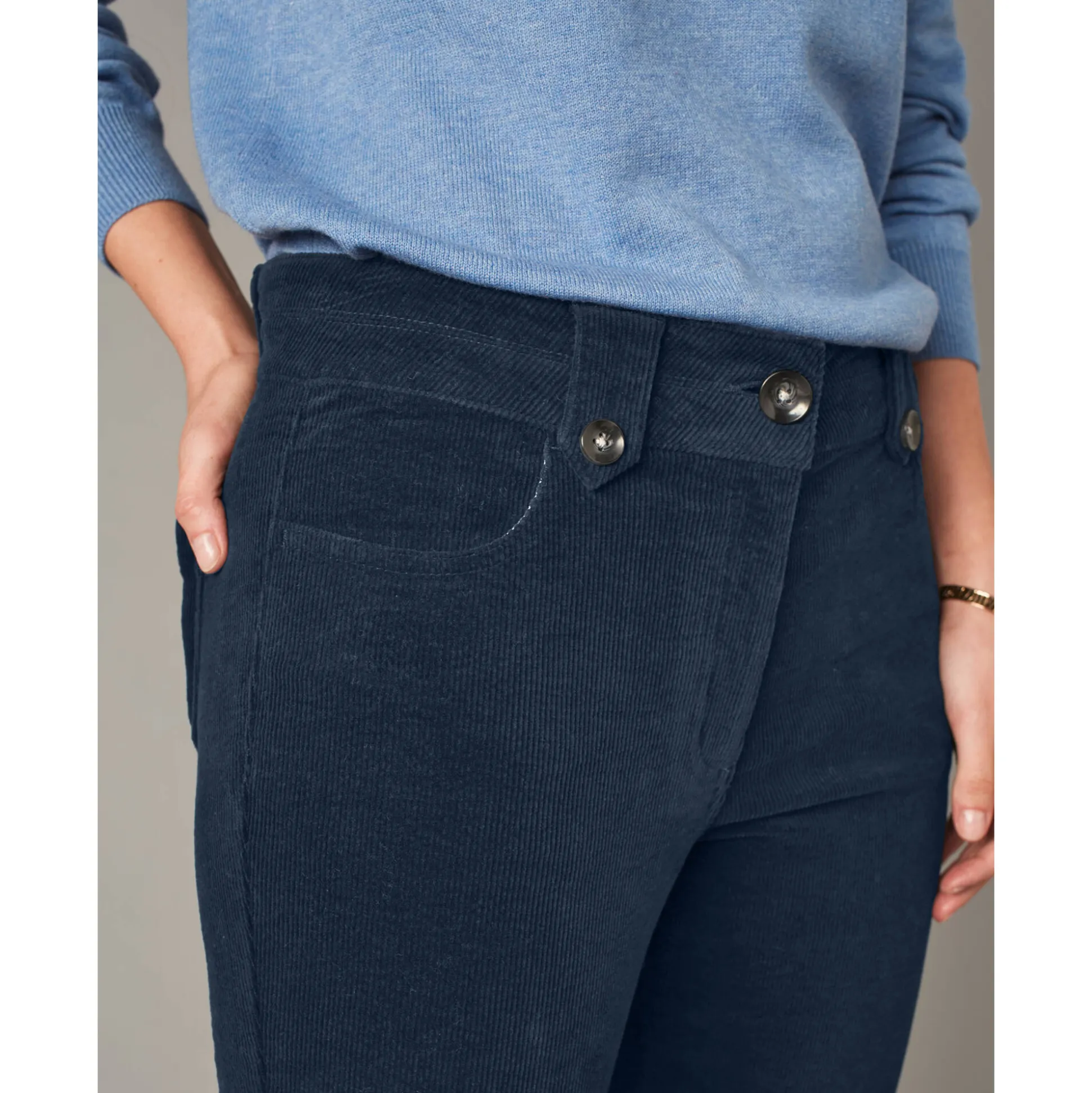 Broek in ribvelours met recht model