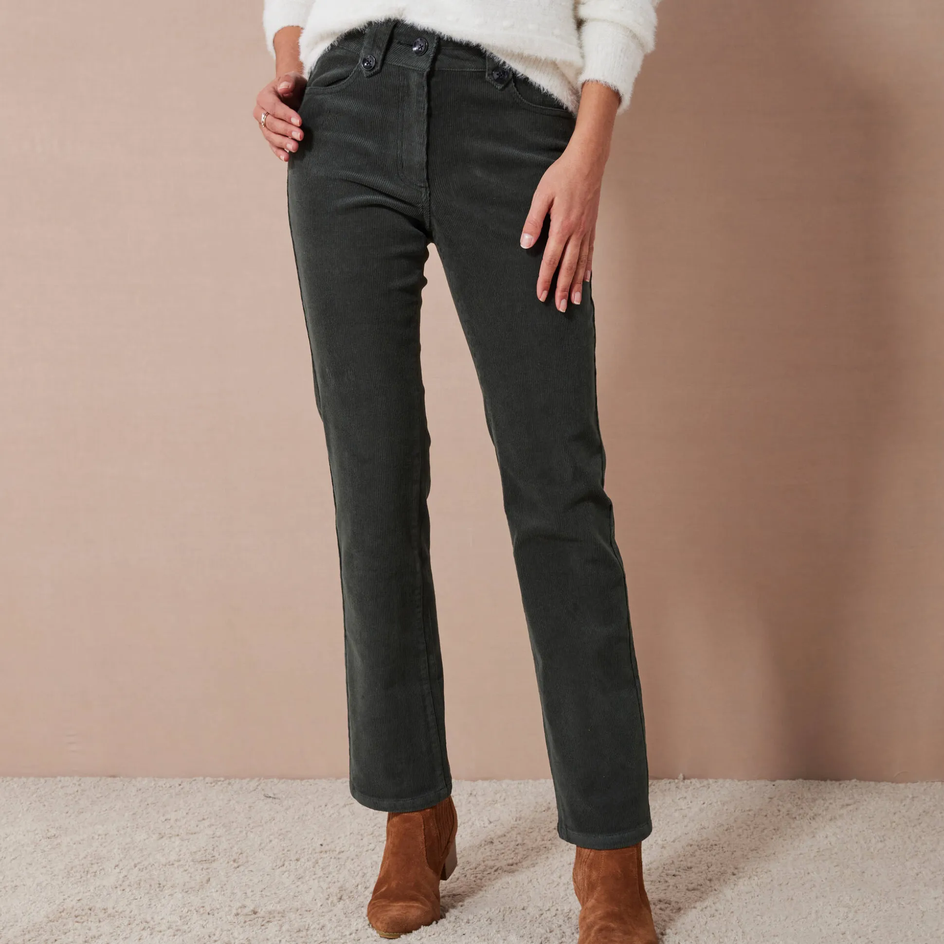 Broek in ribvelours met recht model