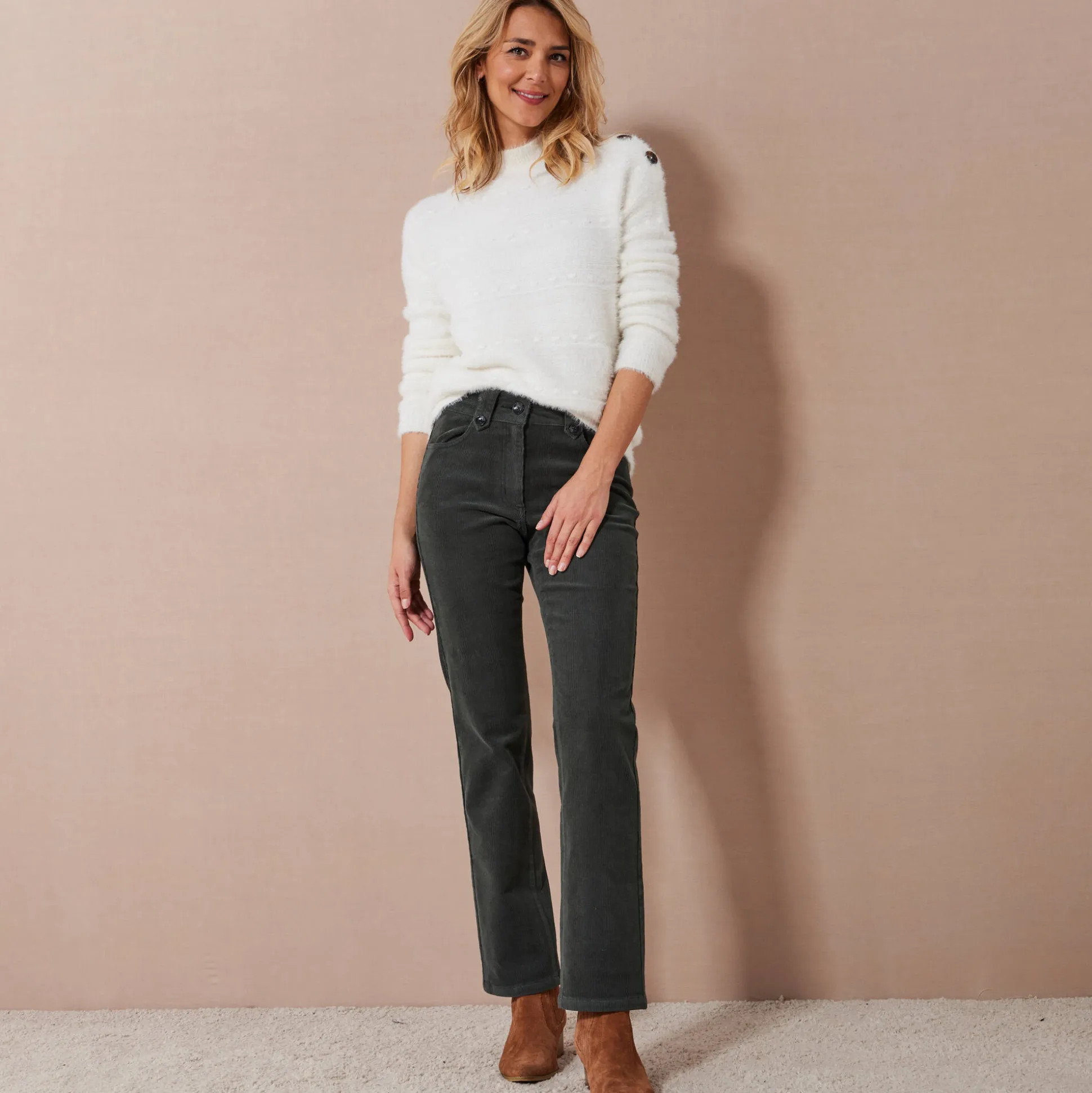 Broek in ribvelours met recht model