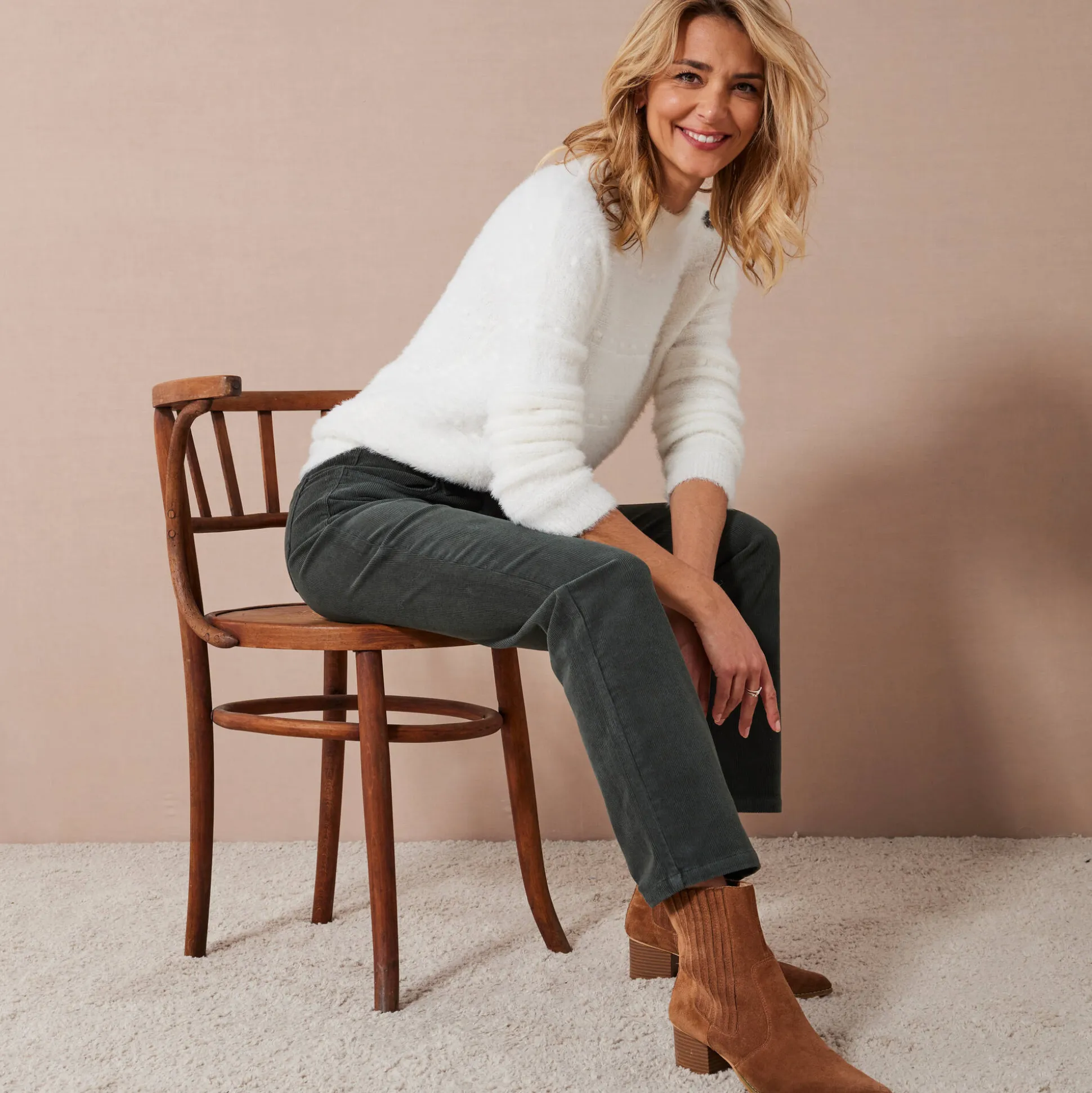 Broek in ribvelours met recht model