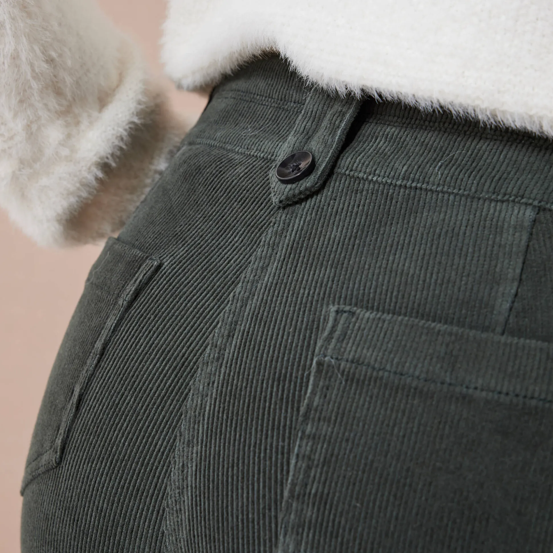 Broek in ribvelours met recht model