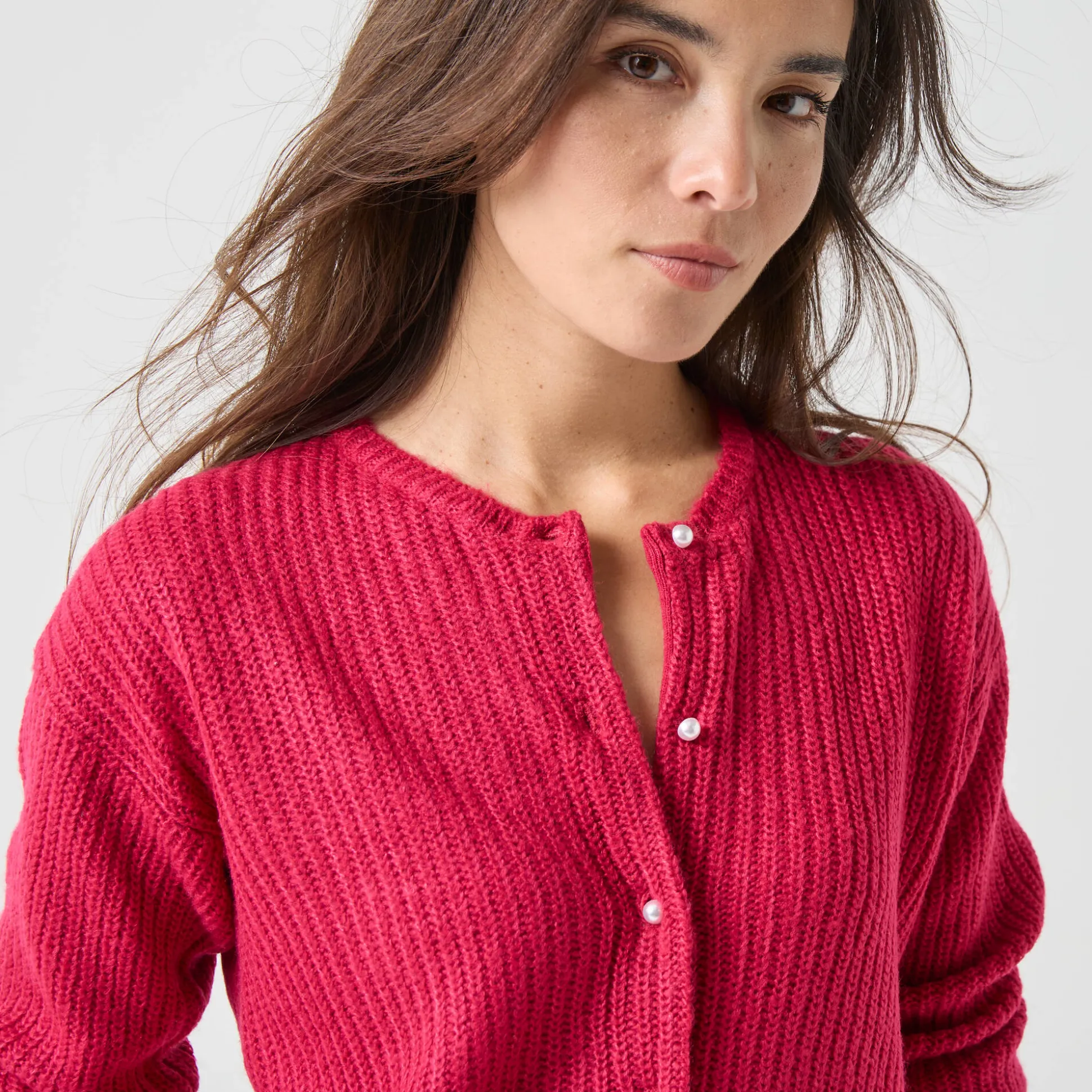 Cardigan met parelknopen en mohairtouch