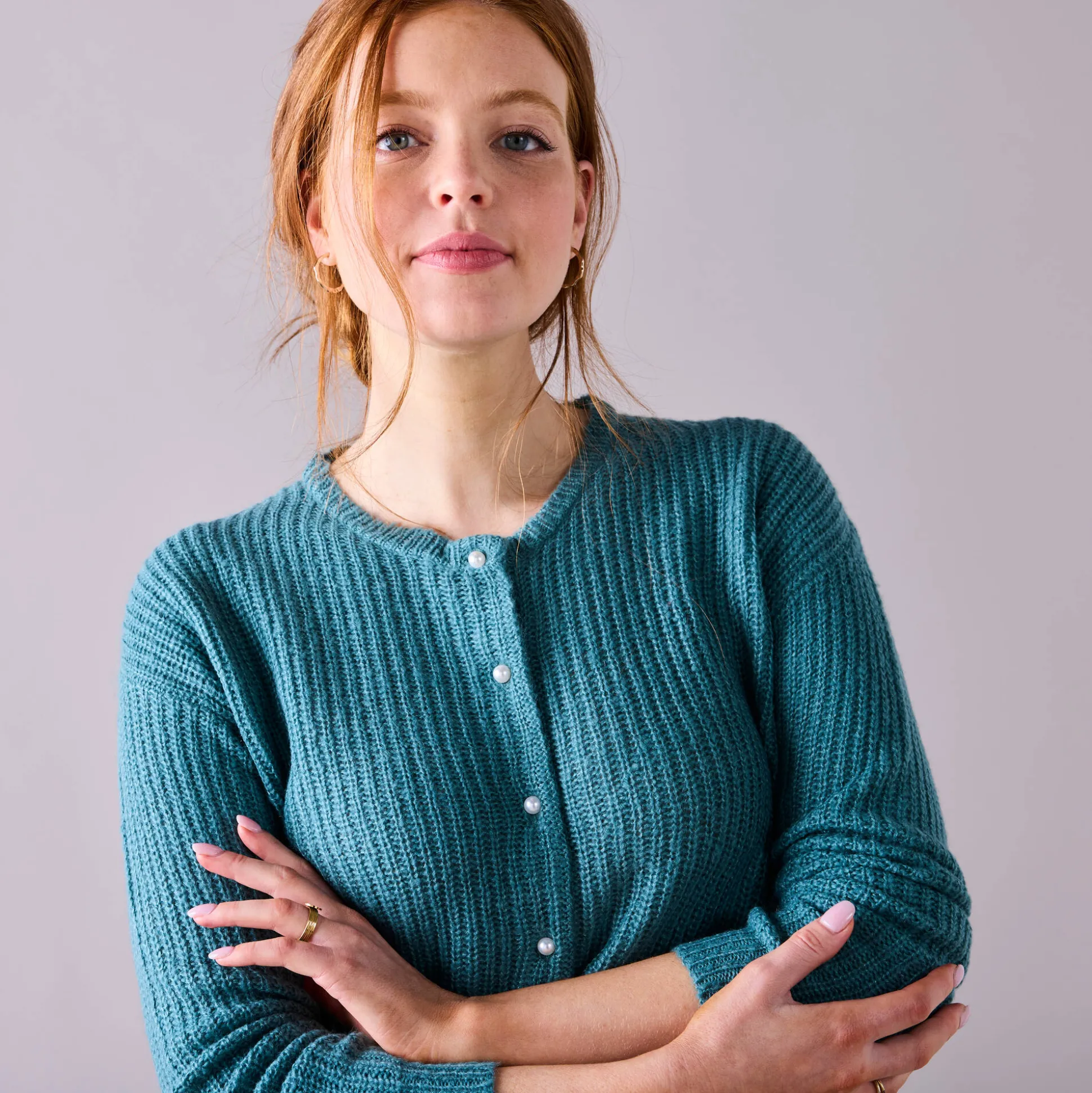 Cardigan met parelknopen en mohairtouch