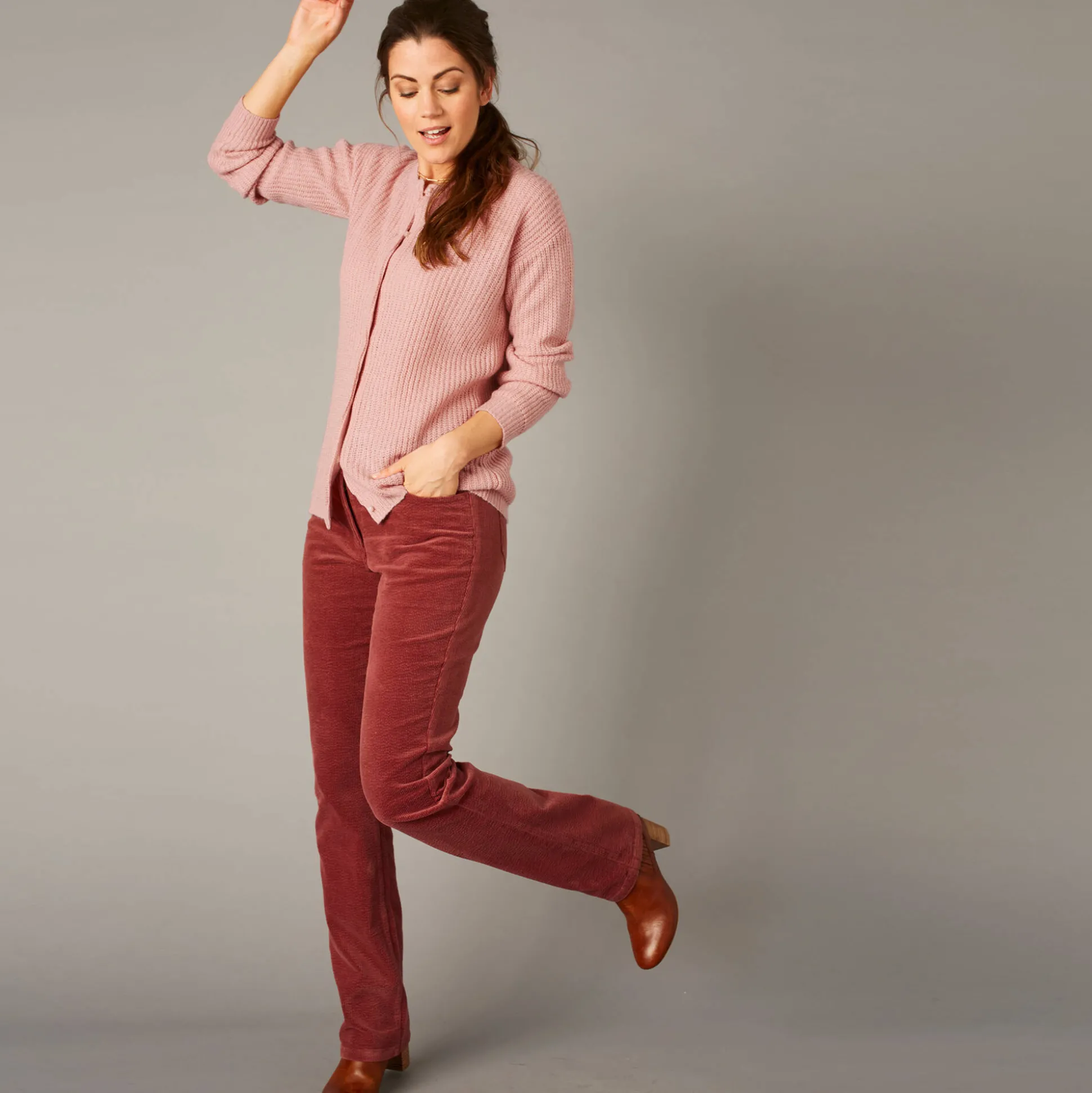 Cardigan met parelknopen en mohairtouch