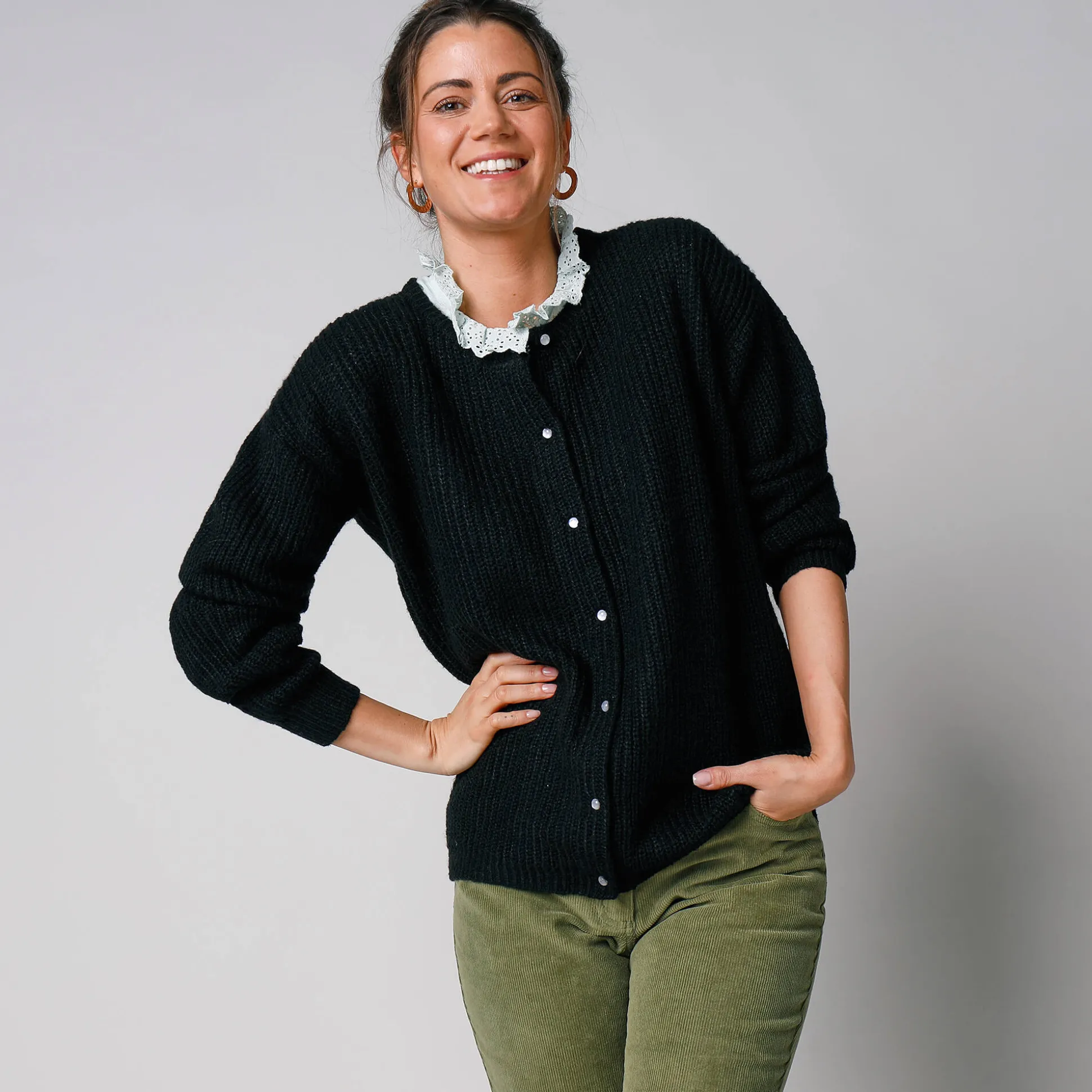 Cardigan met parelknopen en mohairtouch