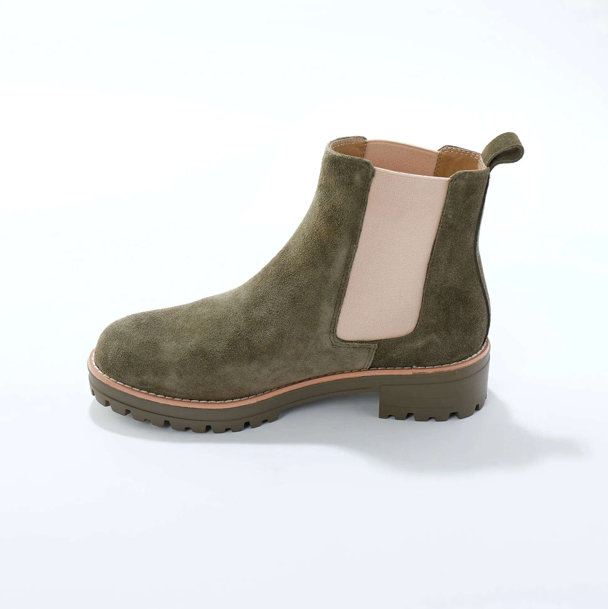 Chelsea boots in splitleer, dikke, geribbelde zool