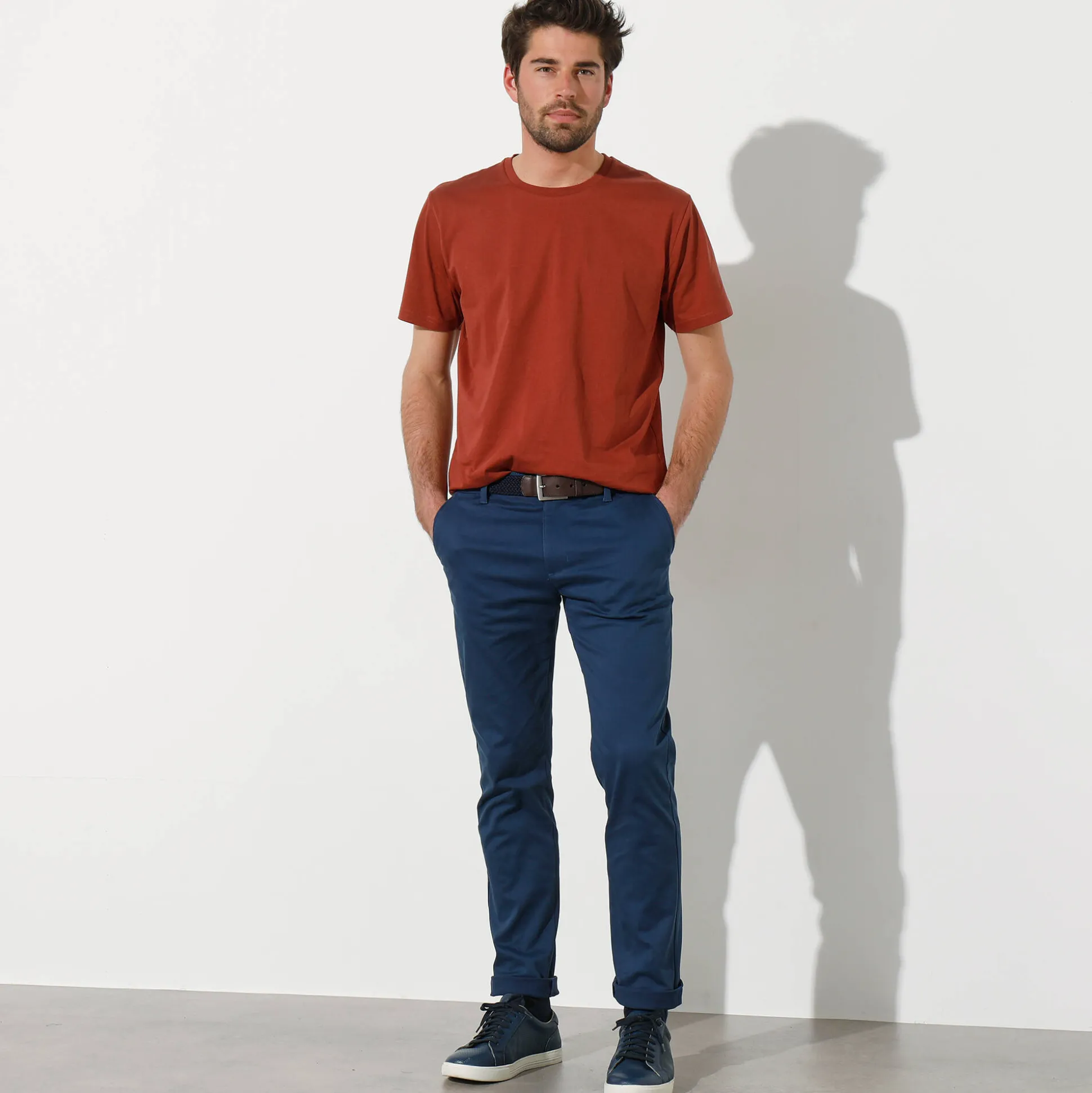 Chino broek met elastische tailleband opzij