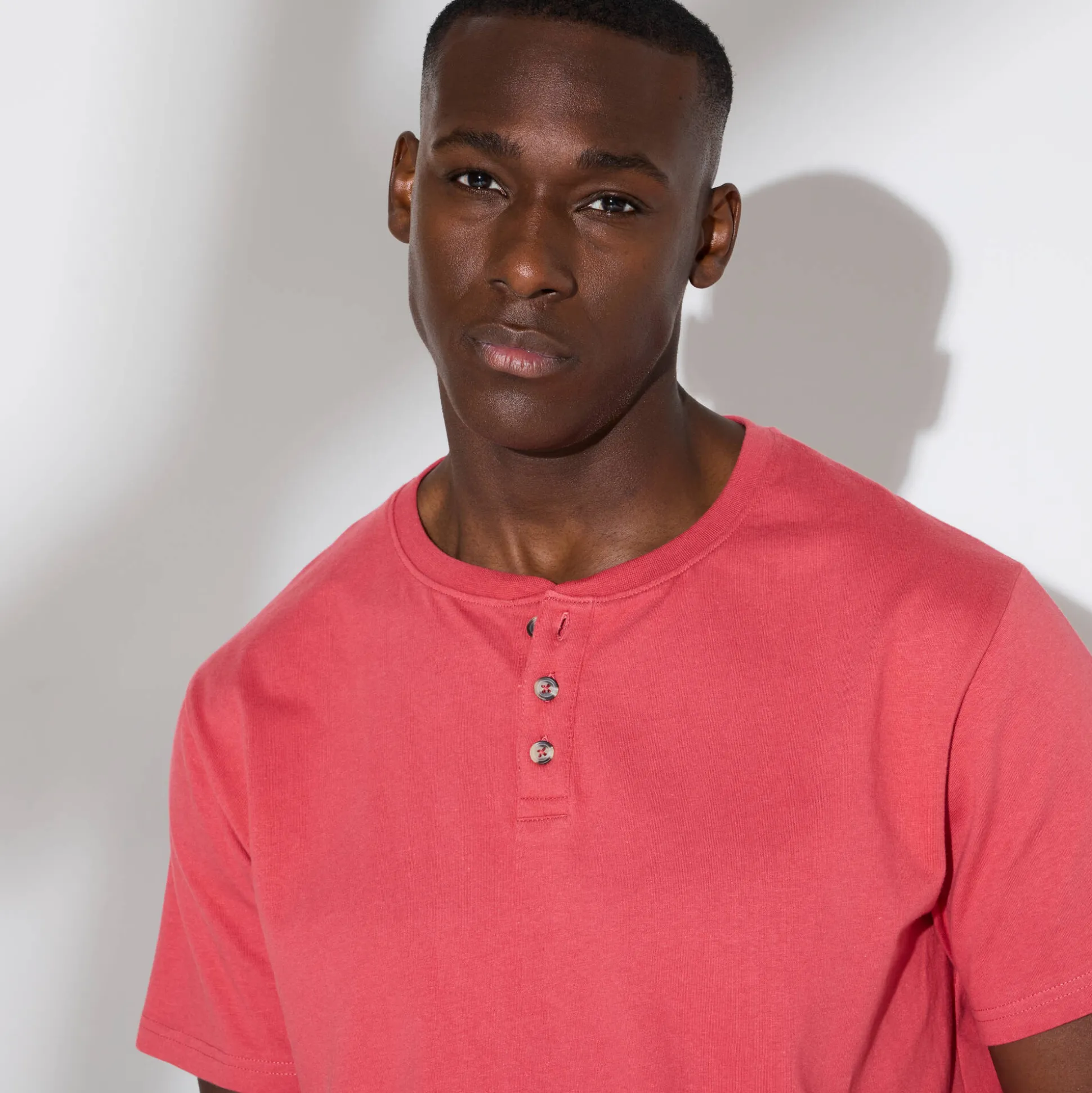 Comfortabel Henley T-shirt met korte mouwen - biologisch katoen