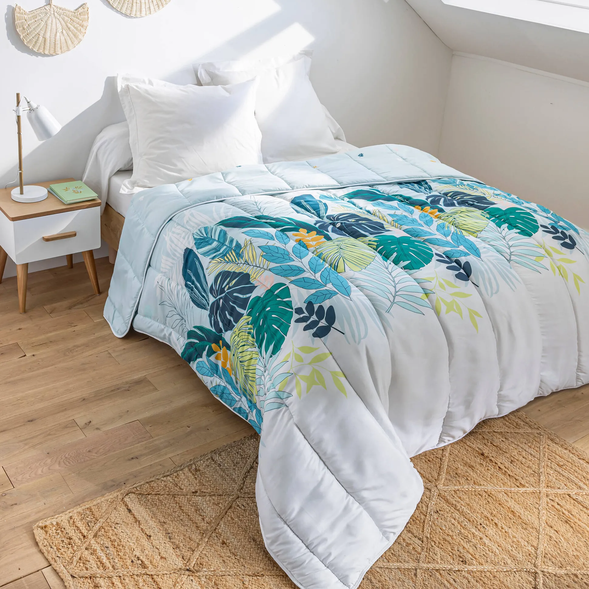 Dekbed in microvezel met bladerenprint 400 g/m2