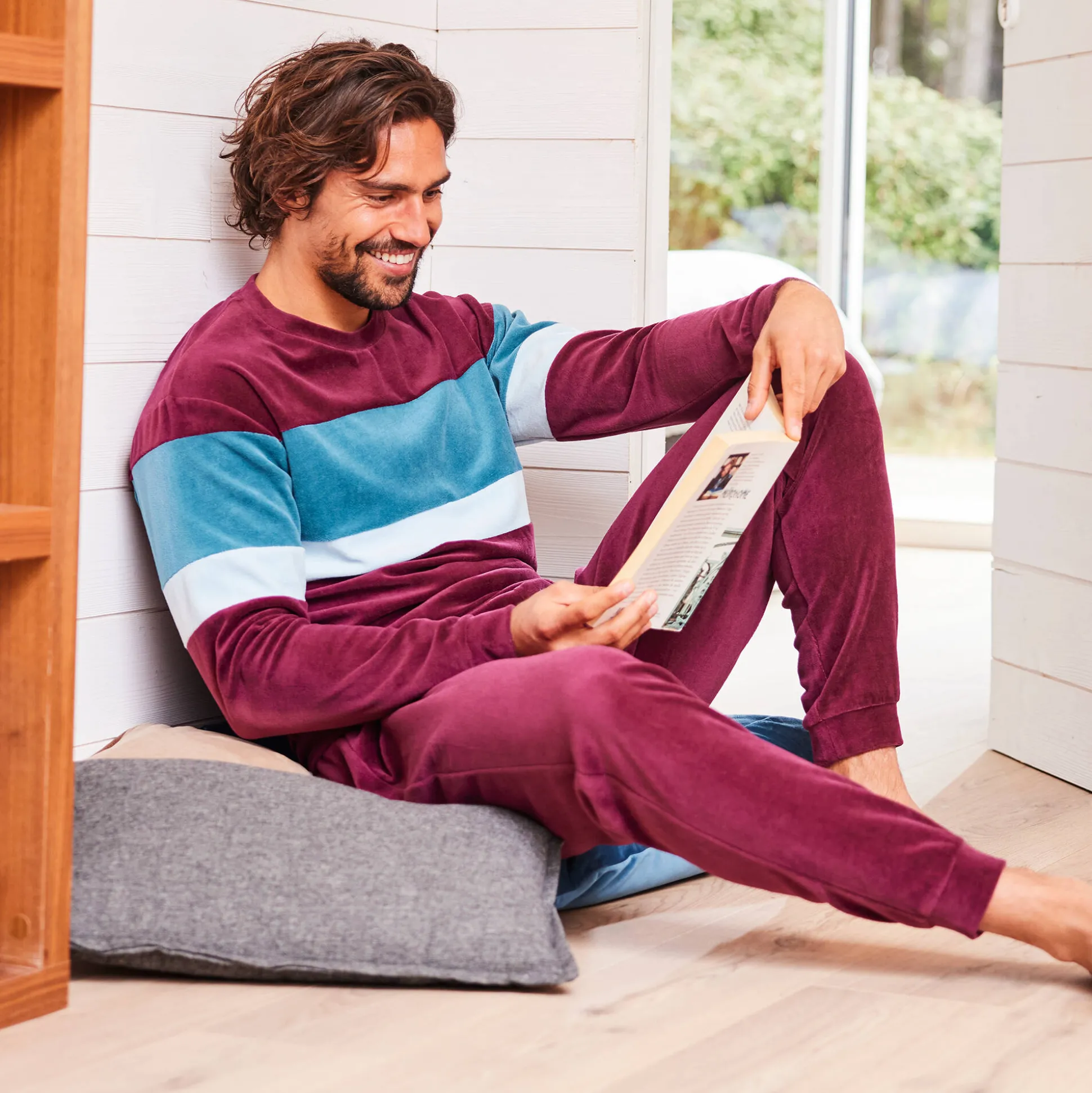 Driekleurige pyjama in velours, lange mouwen