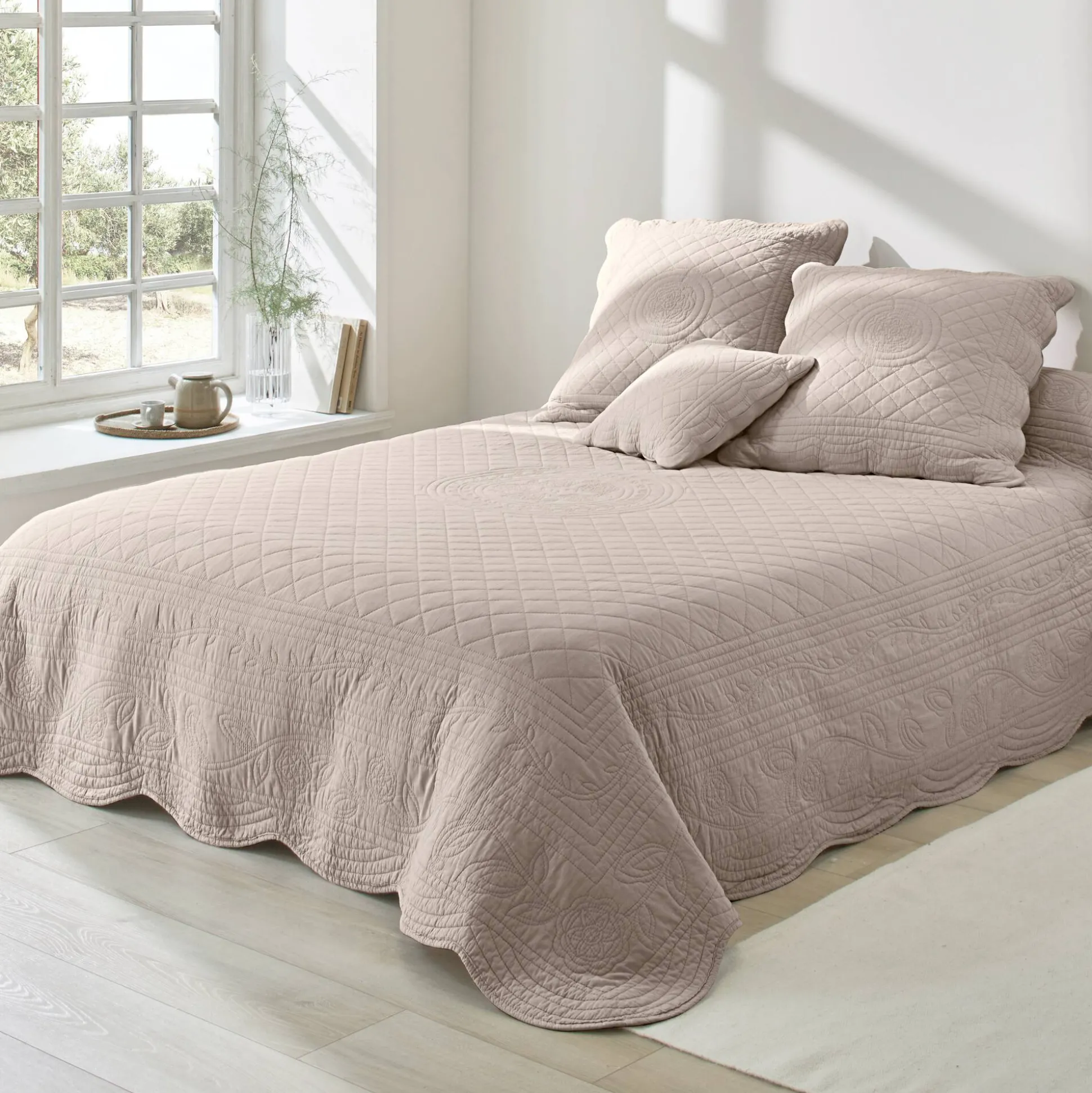 Effen bedsprei in boutisstijl Cassandre