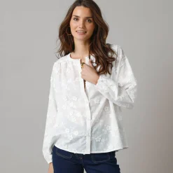 Effen bloes met 3D-borduursels