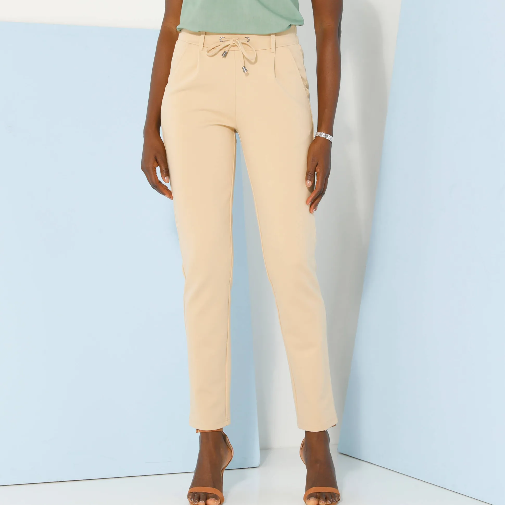 Effen chino broek, milanotricot