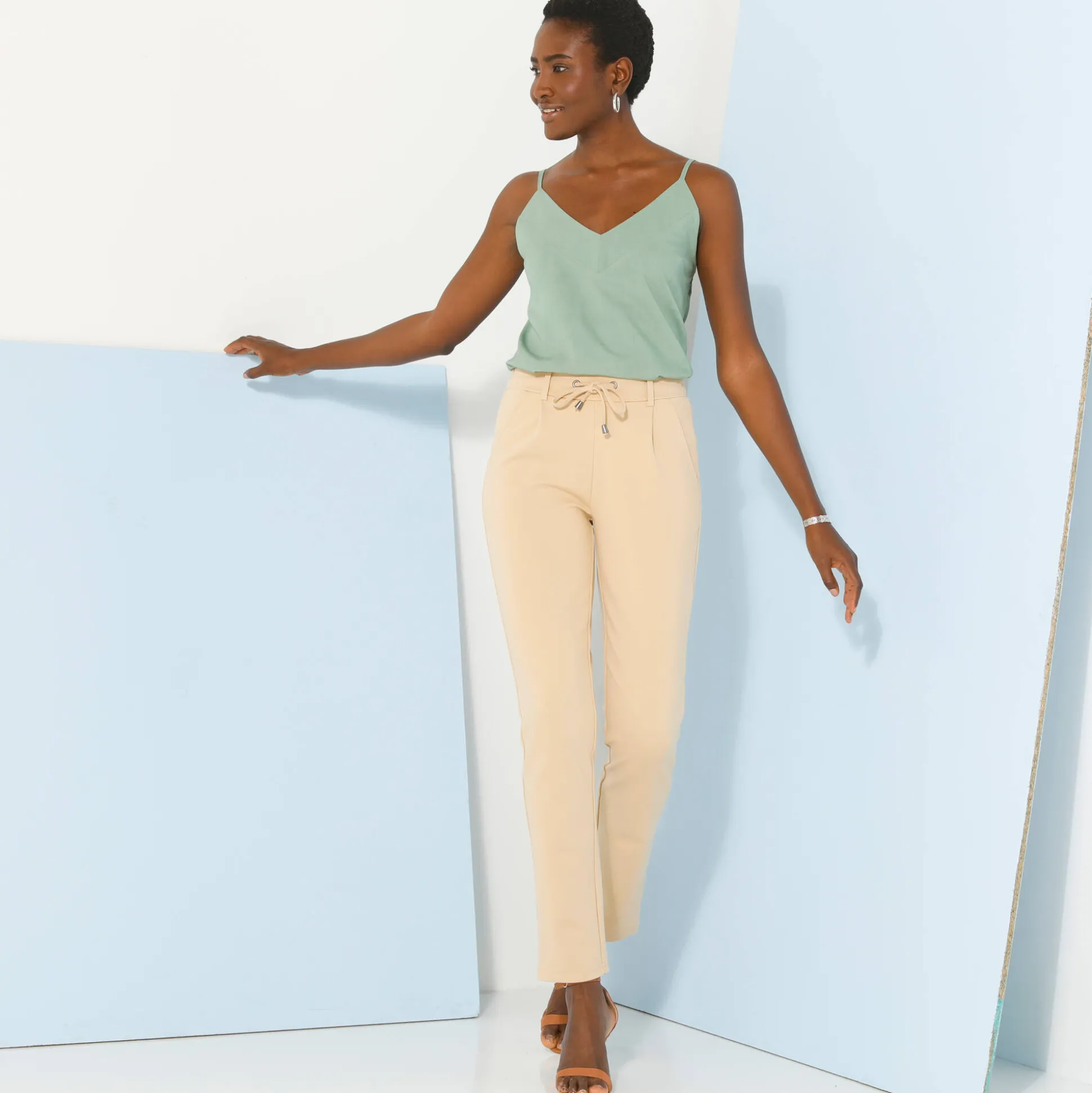 Effen chino broek, milanotricot
