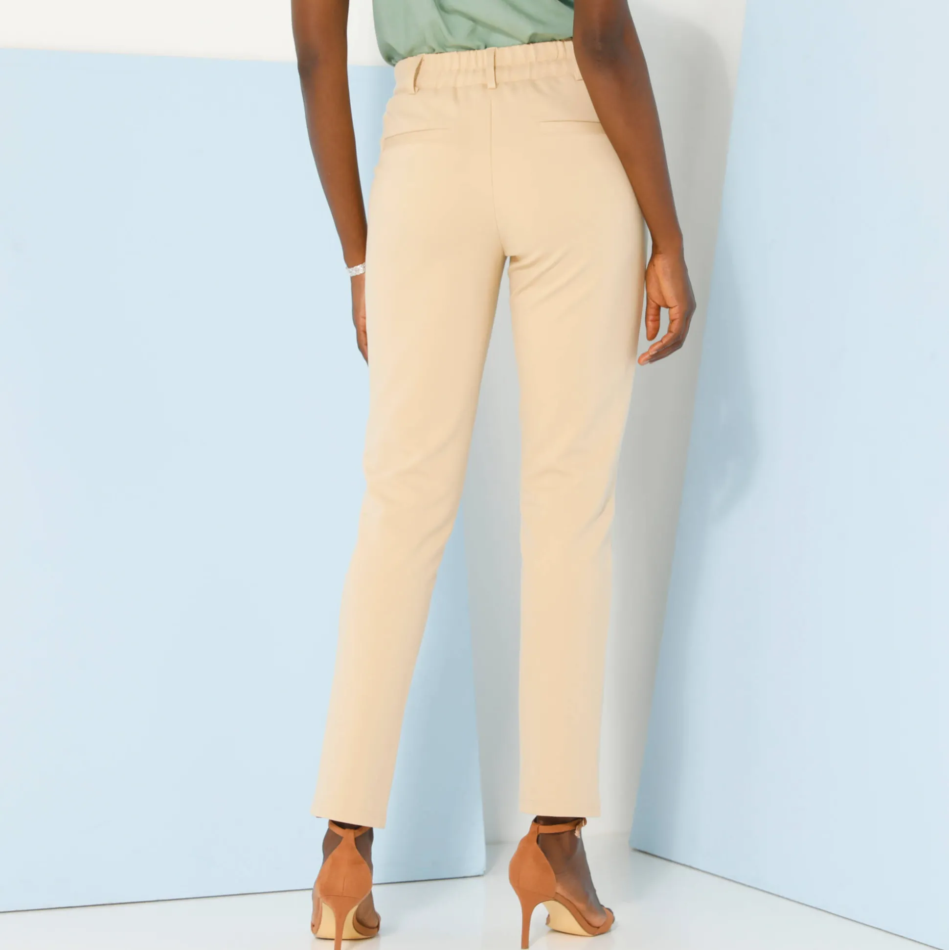 Effen chino broek, milanotricot