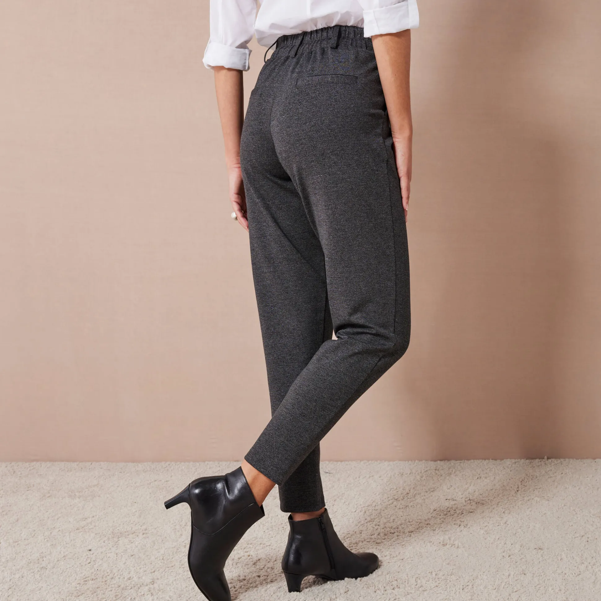 Effen chino broek, milanotricot
